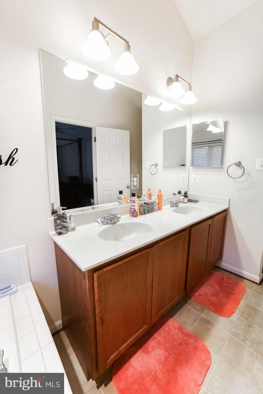 BEVERLY HILLS - Residential