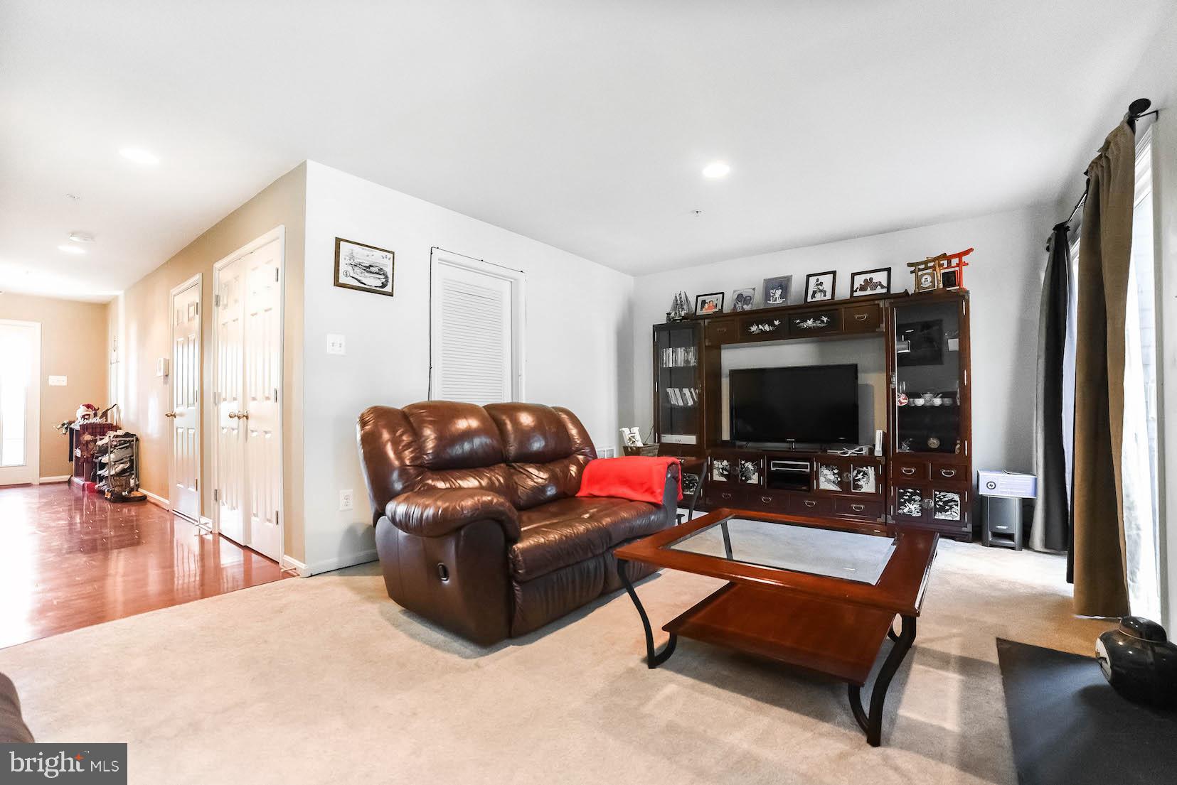 BEVERLY HILLS - Residential