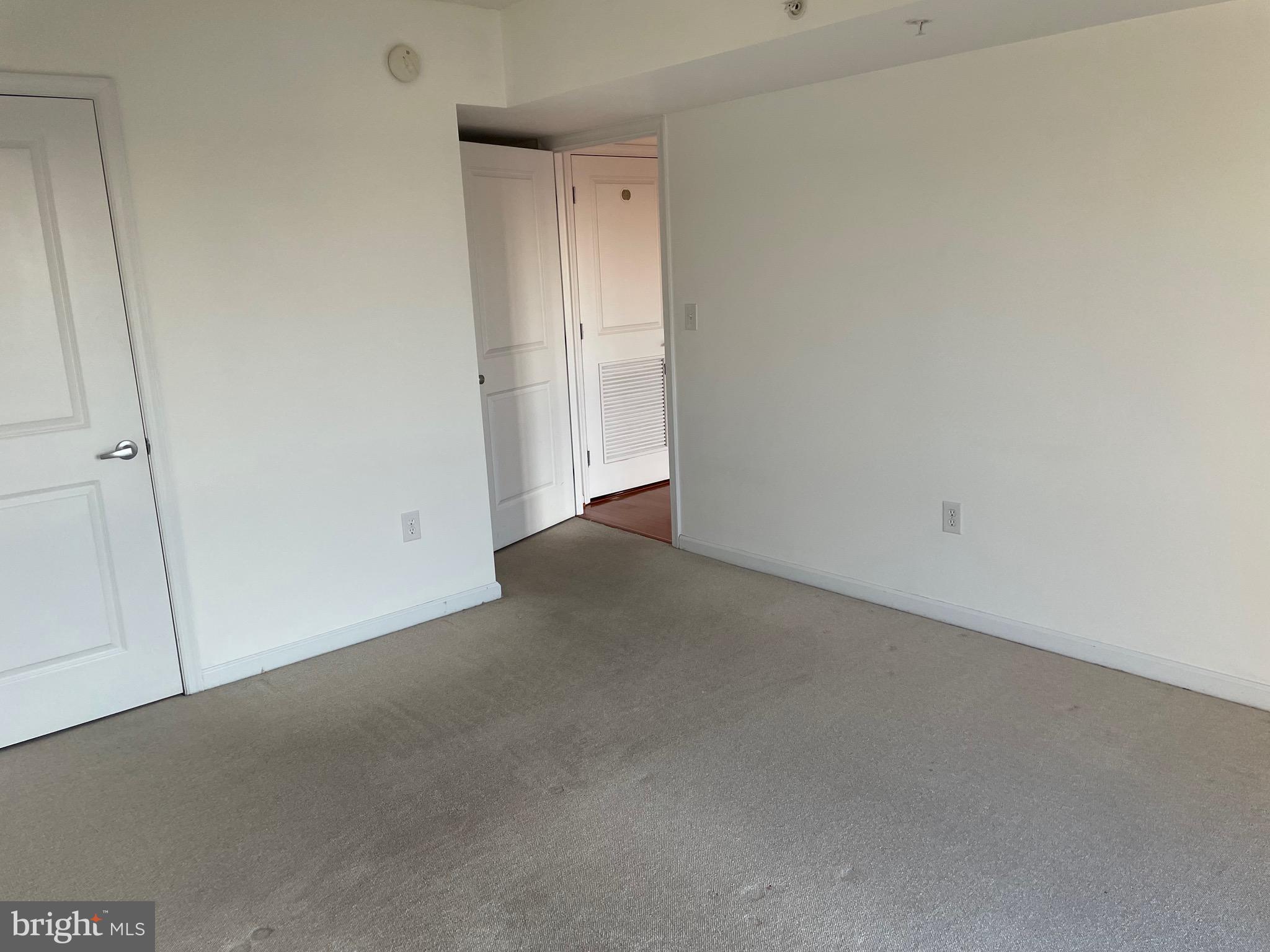 SILVER SPRING - Residential Lease