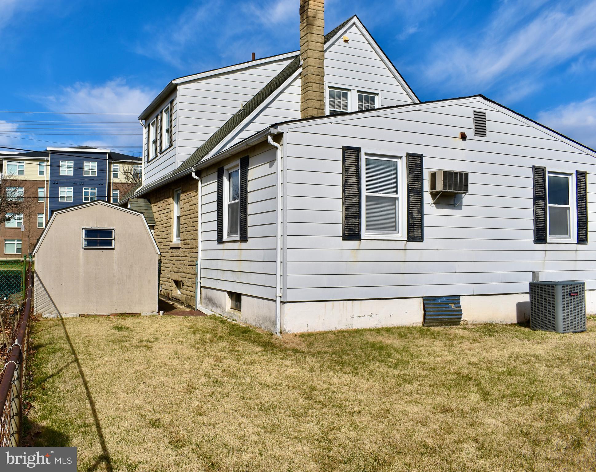 ARUNDEL GARDENS - Residential