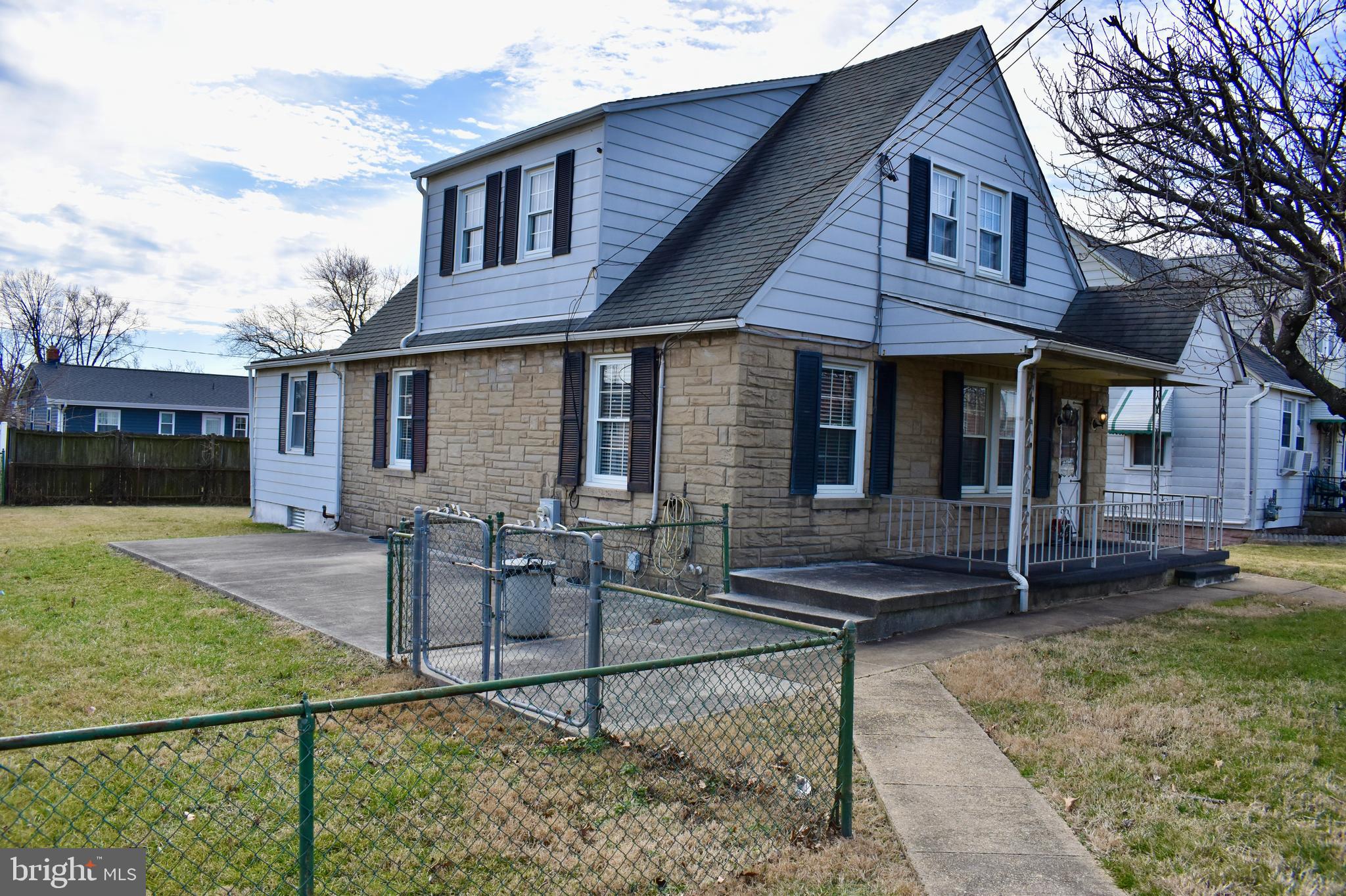 ARUNDEL GARDENS - Residential