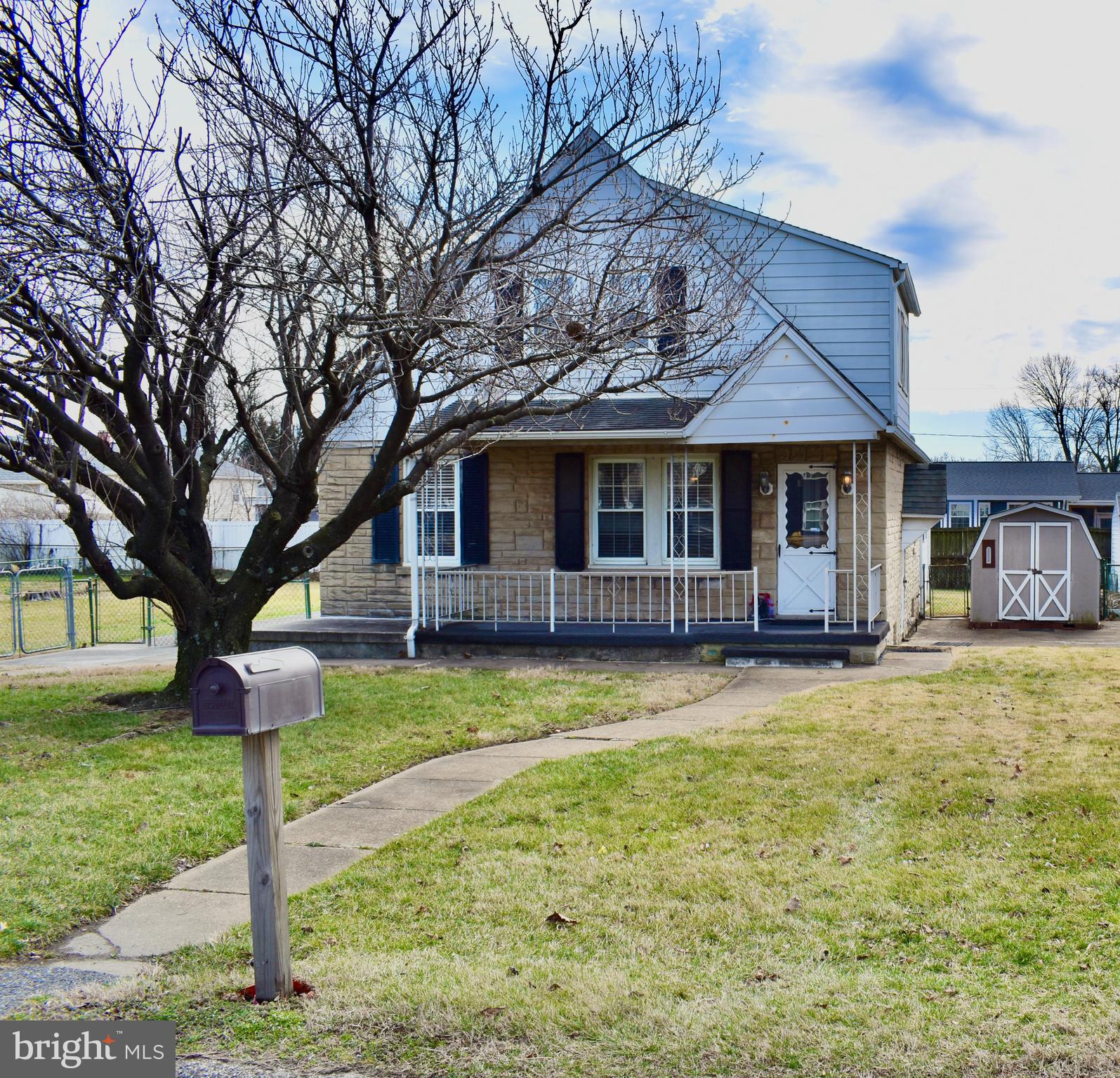 ARUNDEL GARDENS - Residential