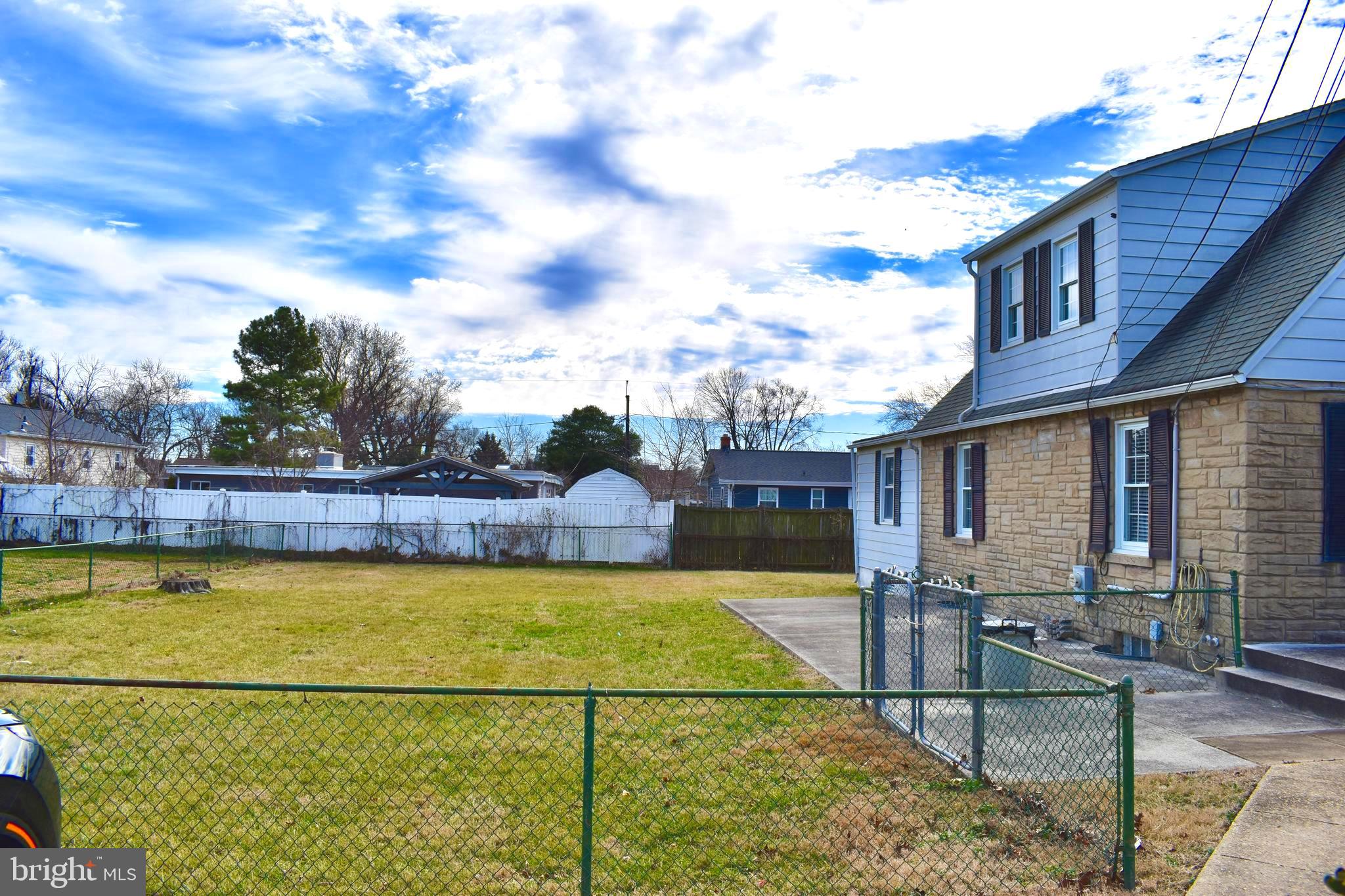 ARUNDEL GARDENS - Residential
