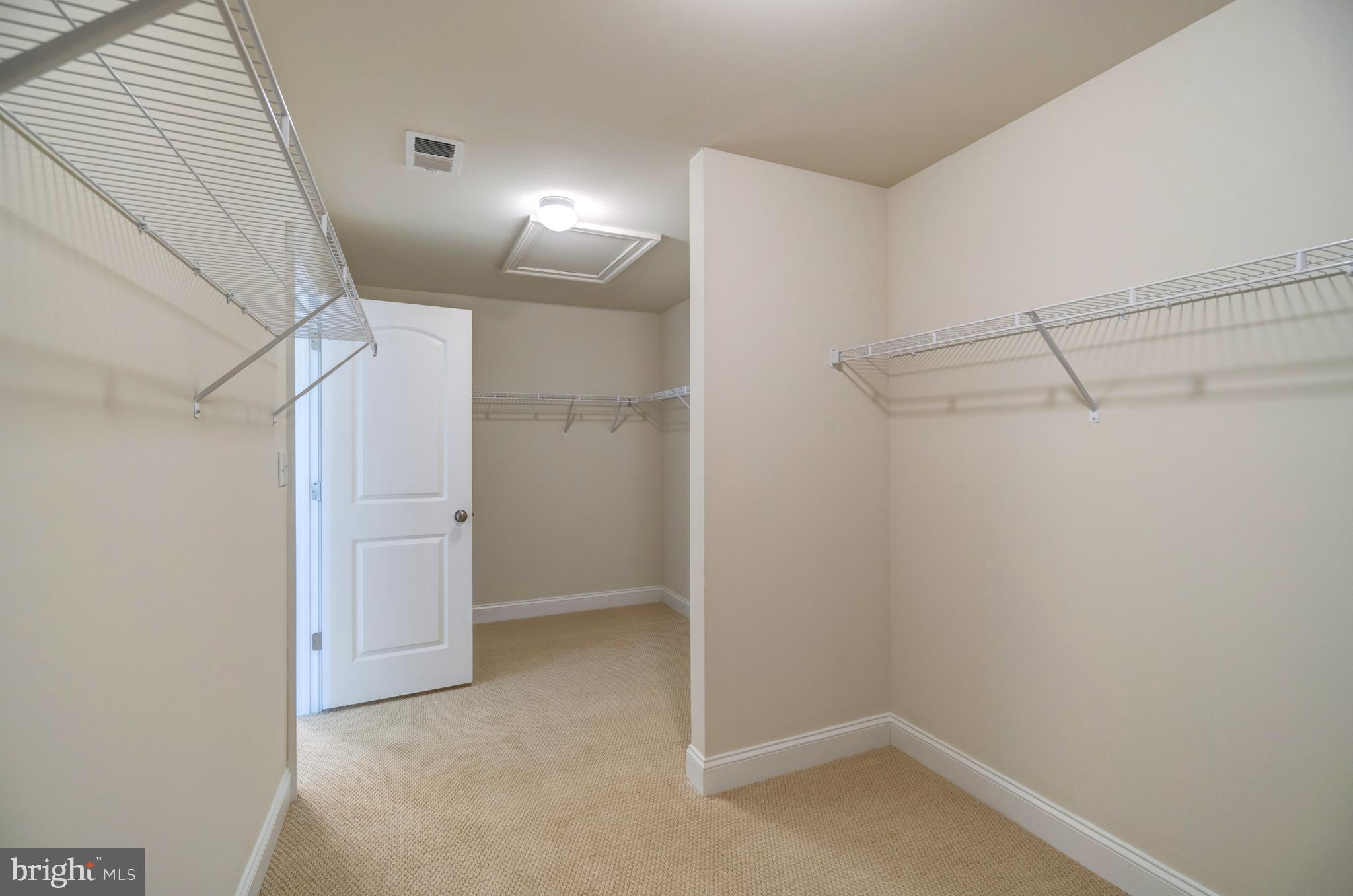 HIDDEN BROOK - Residential