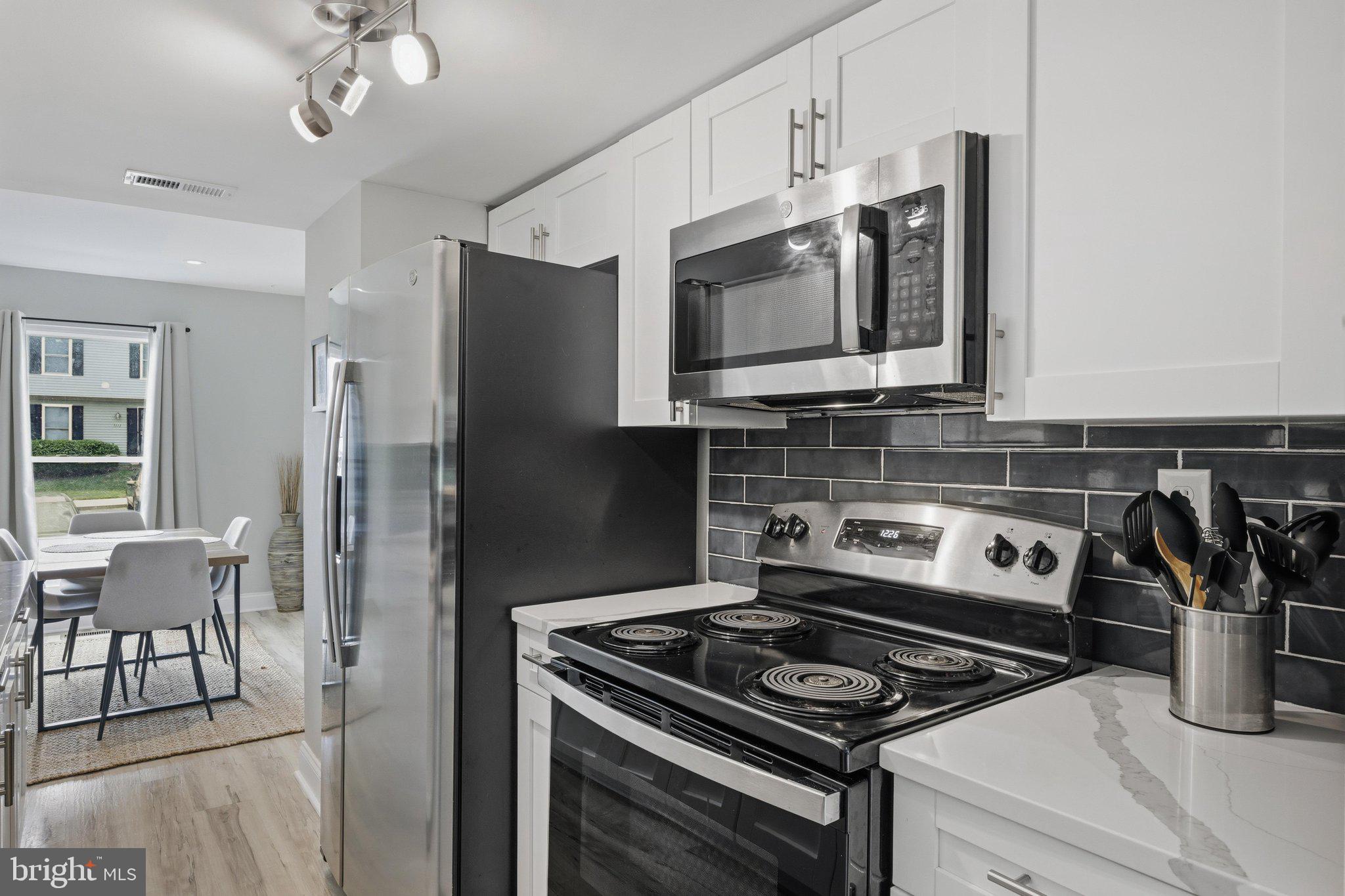 7110 MARBURY COURT