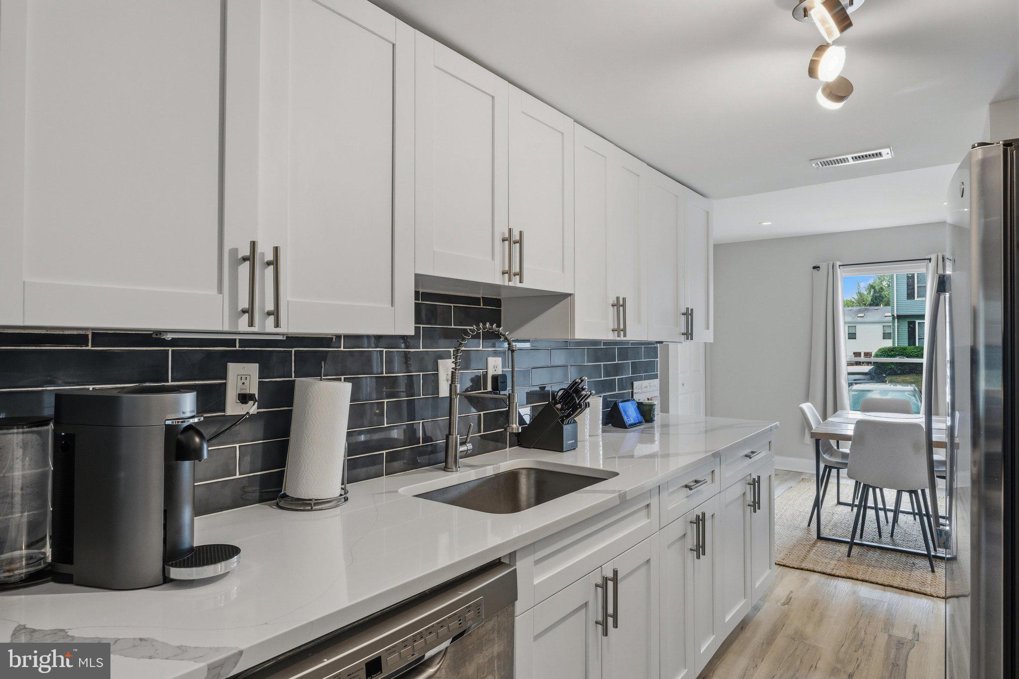 7110 MARBURY COURT