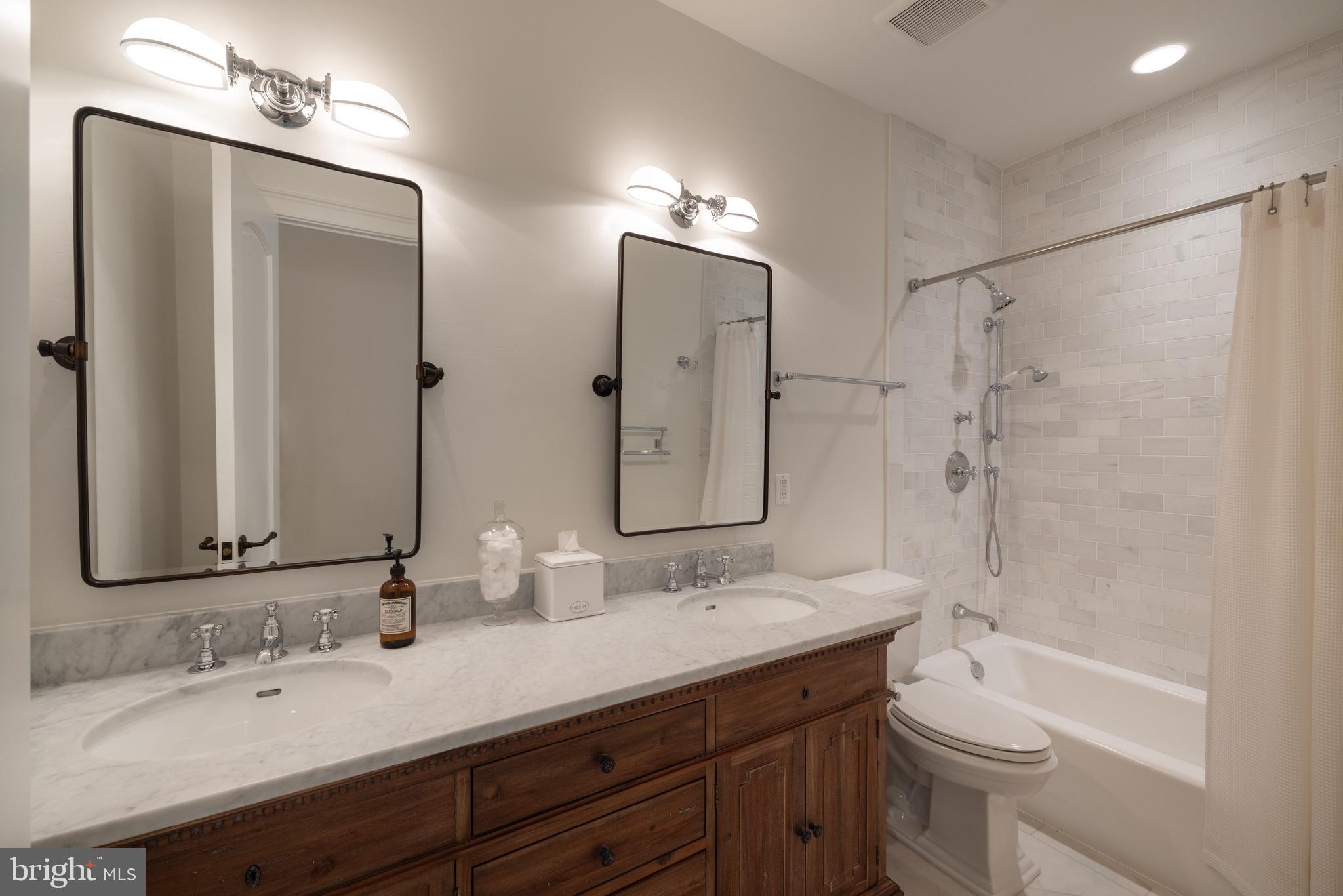 COLUMBIA FOREST - Residential