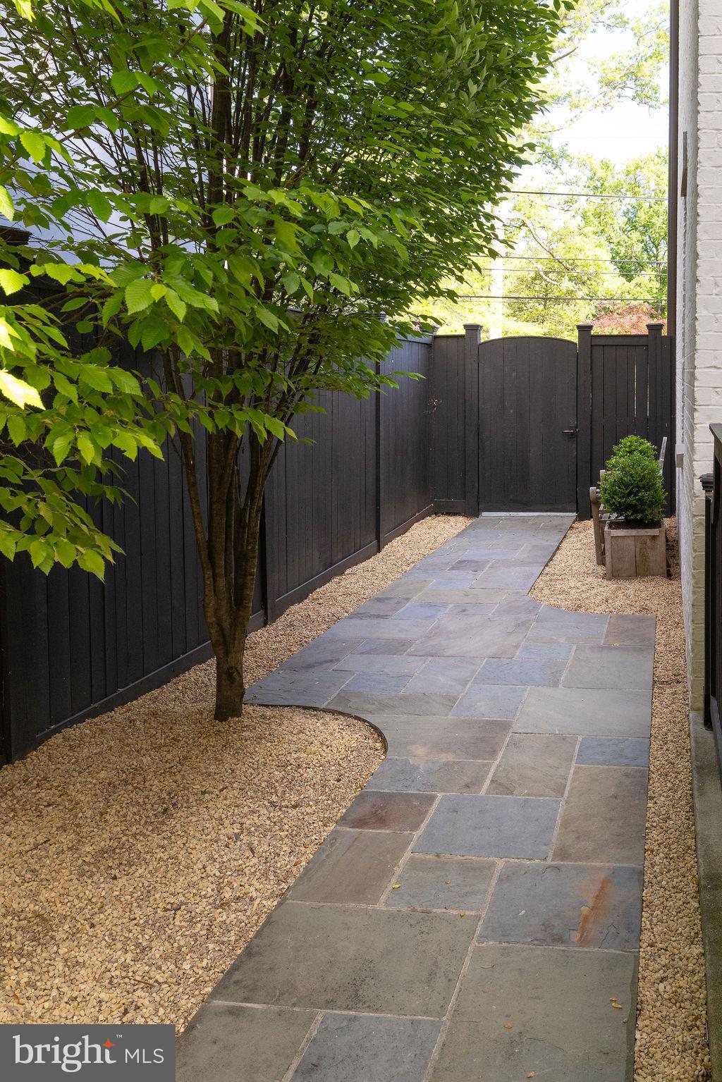 COLUMBIA FOREST - Residential