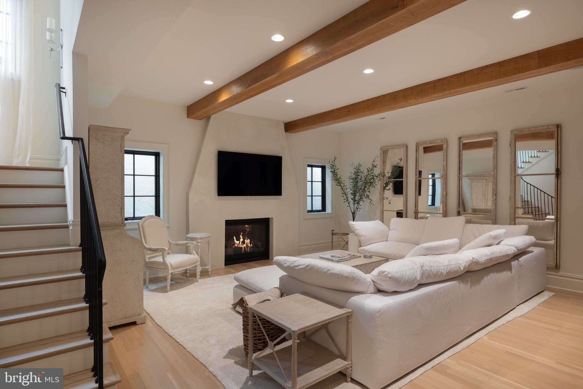 COLUMBIA FOREST - Residential