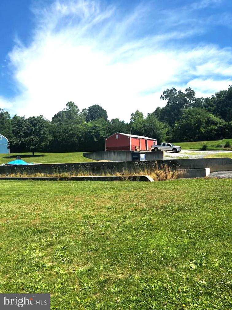 9175 TOMSTOWN ROAD