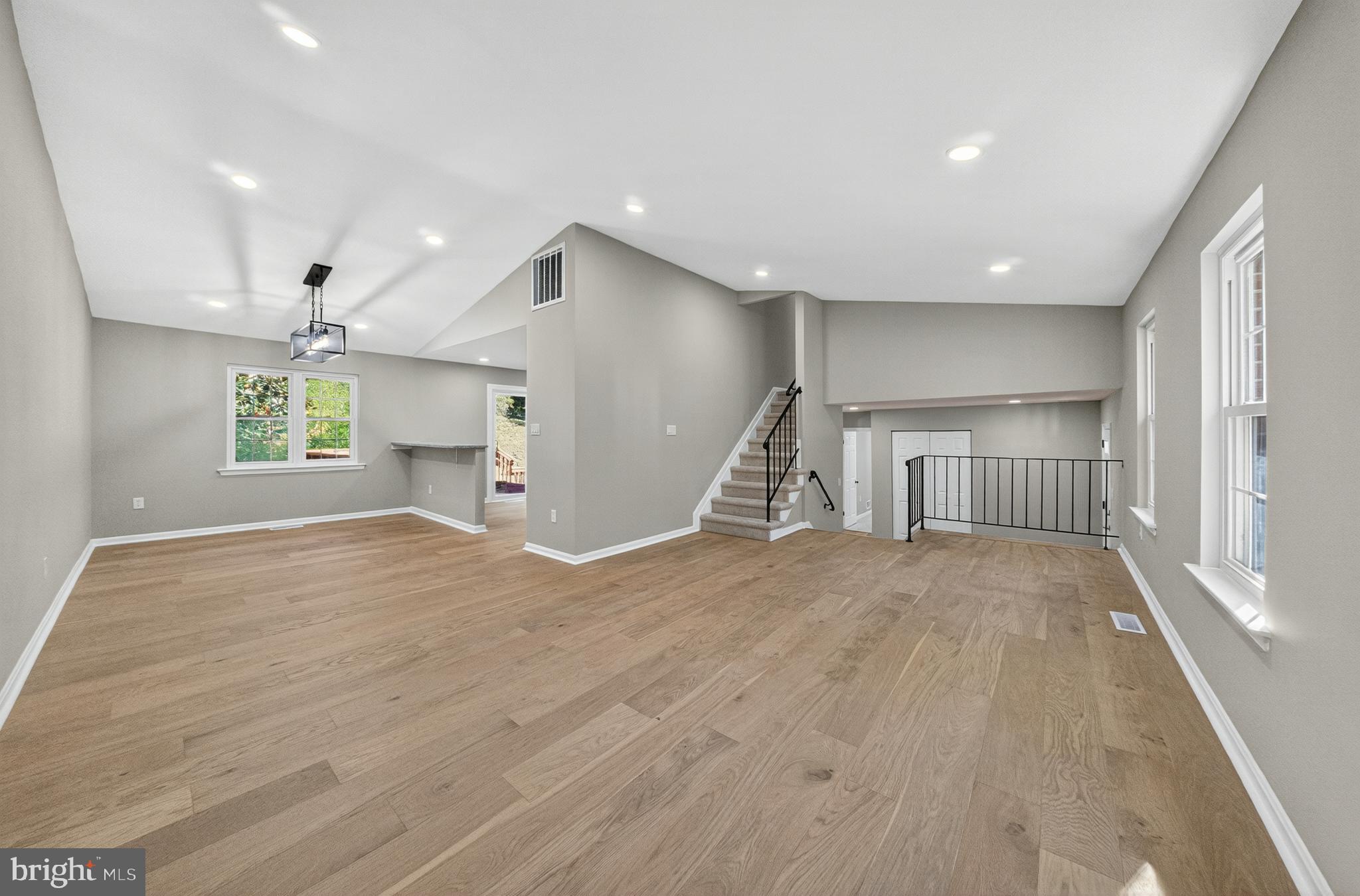 906 CORNISH STREET