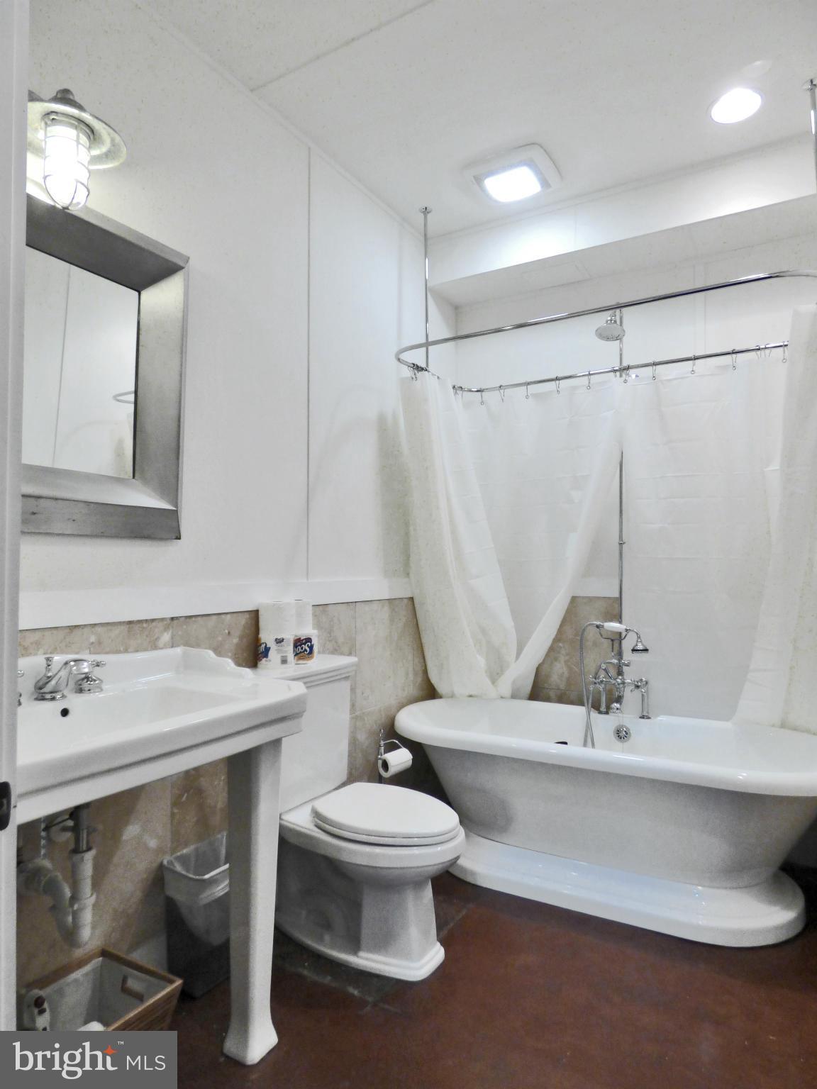 HAYS BEACH - Residential