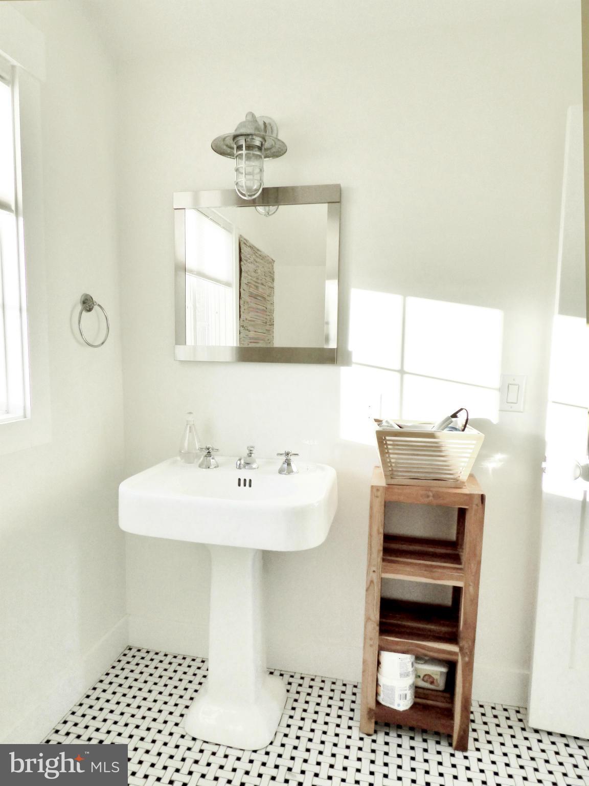 HAYS BEACH - Residential