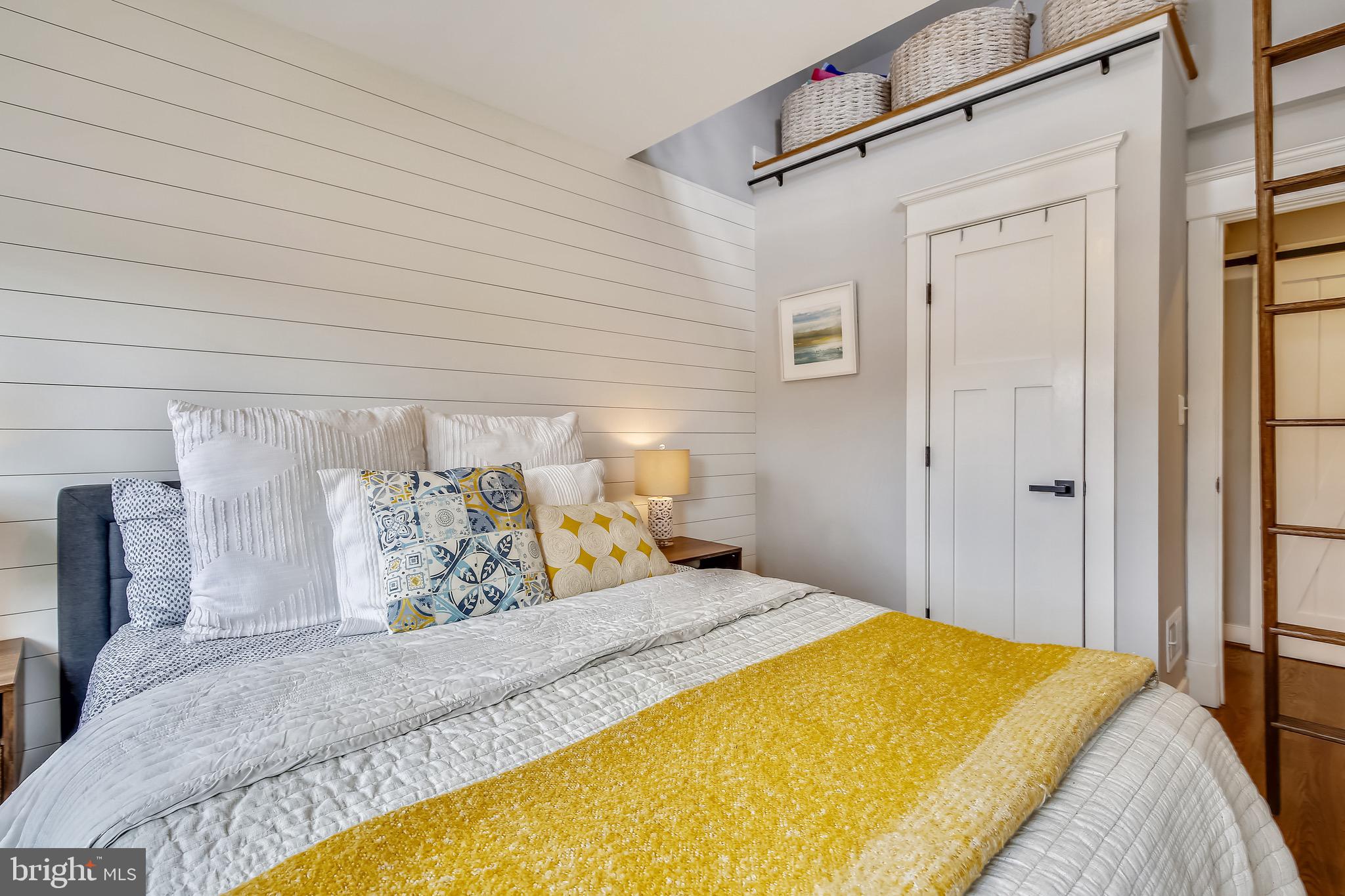 OLD TOWN ALEXANDRIA - Residential