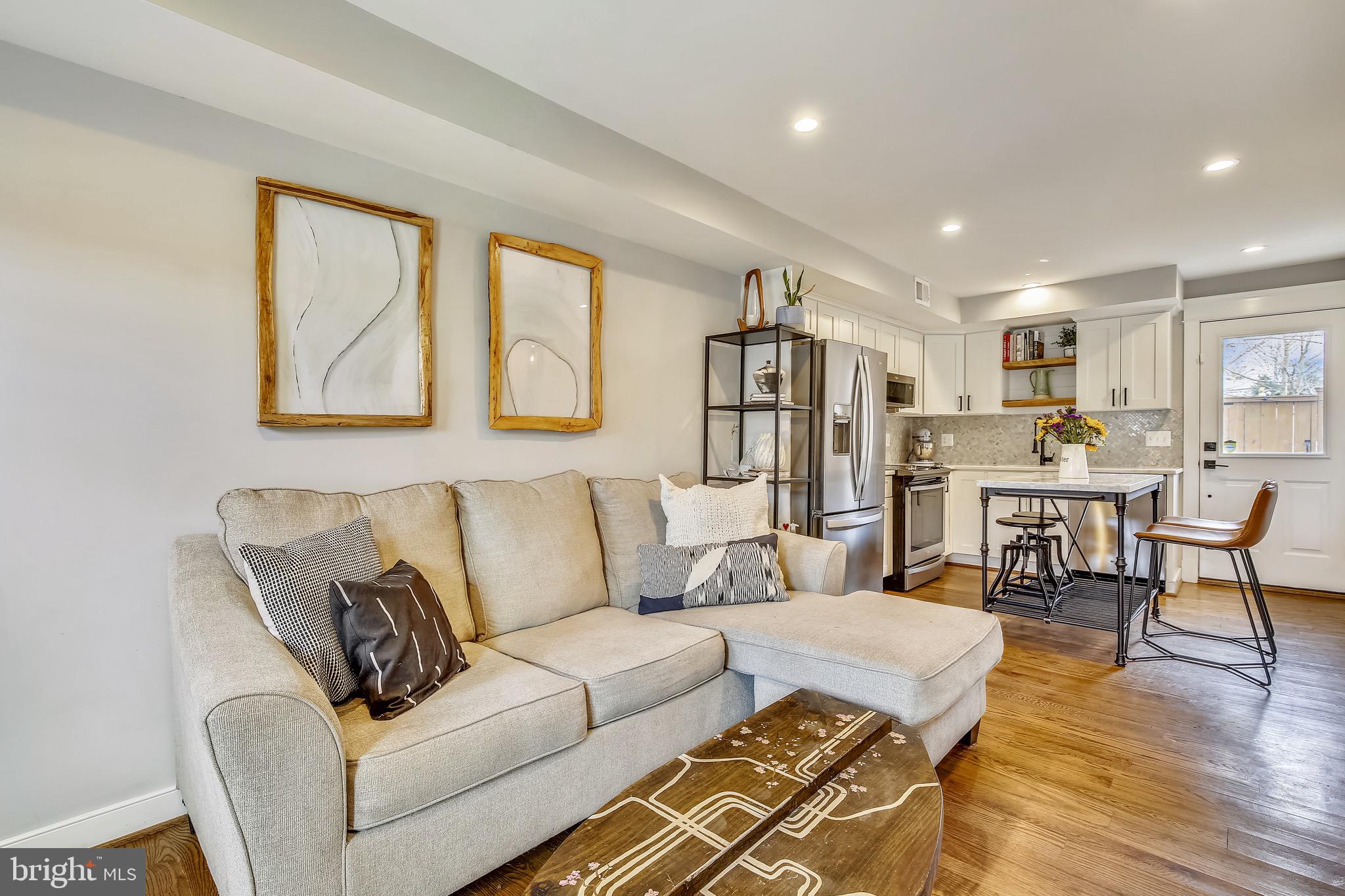 OLD TOWN ALEXANDRIA - Residential