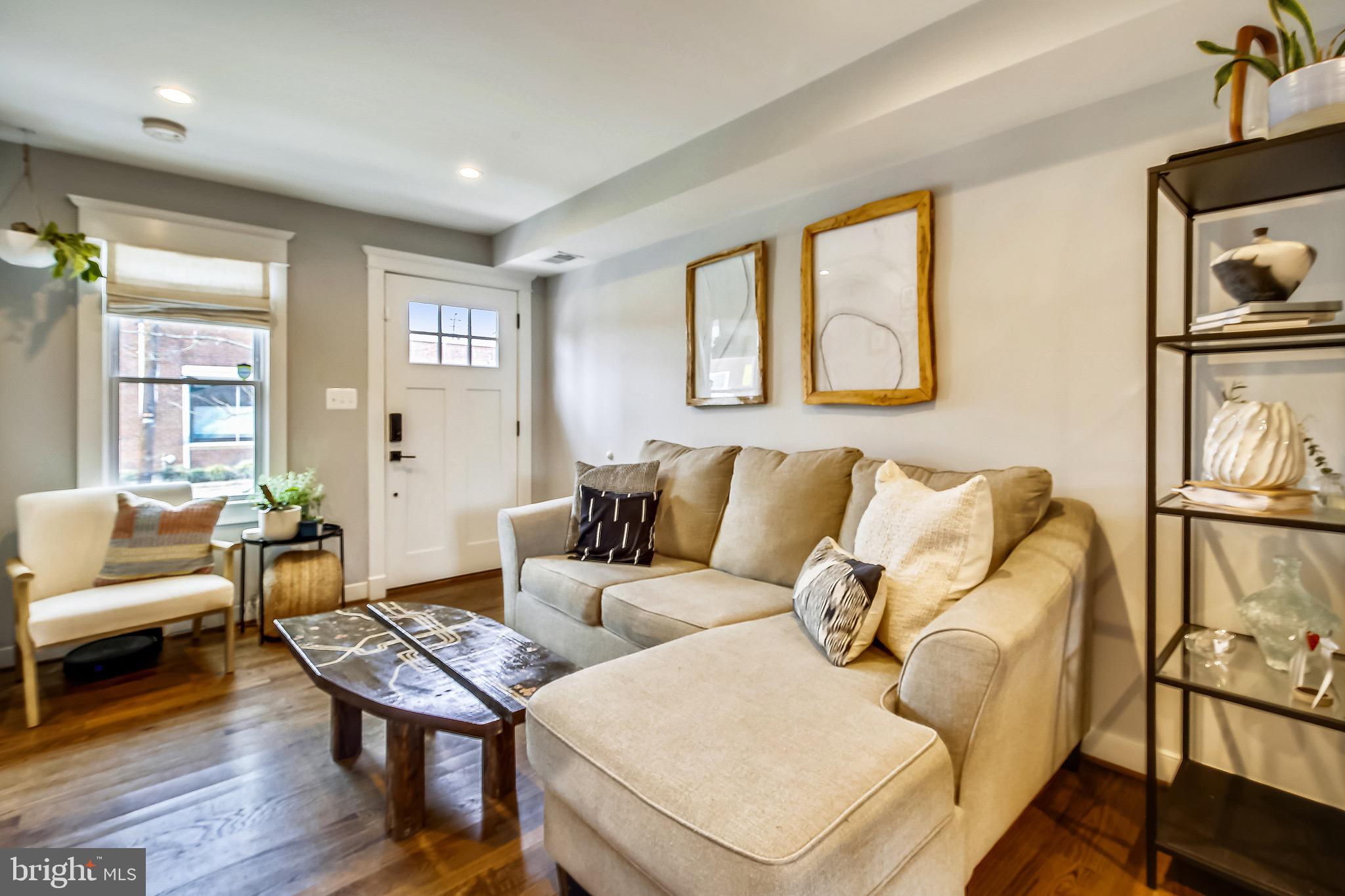 OLD TOWN ALEXANDRIA - Residential