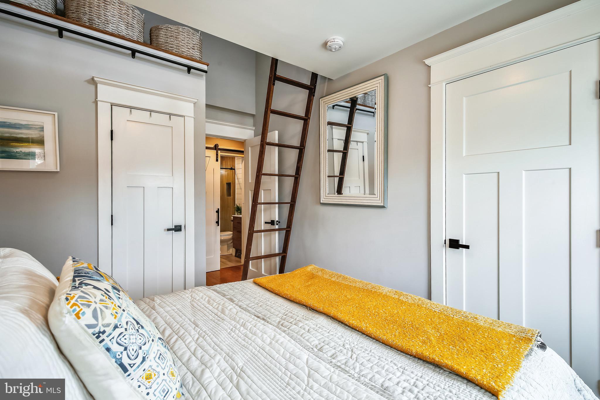 OLD TOWN ALEXANDRIA - Residential