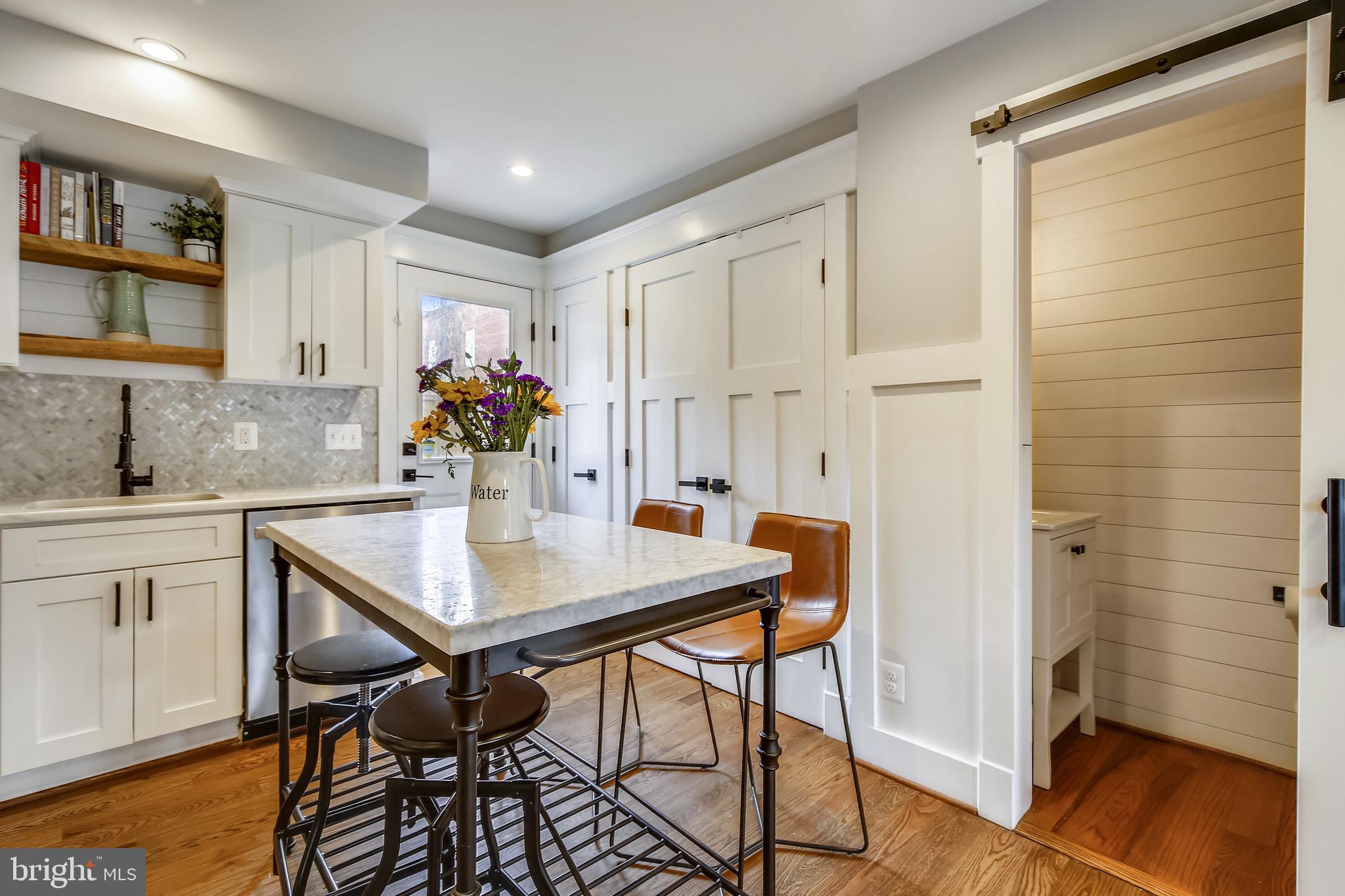 OLD TOWN ALEXANDRIA - Residential