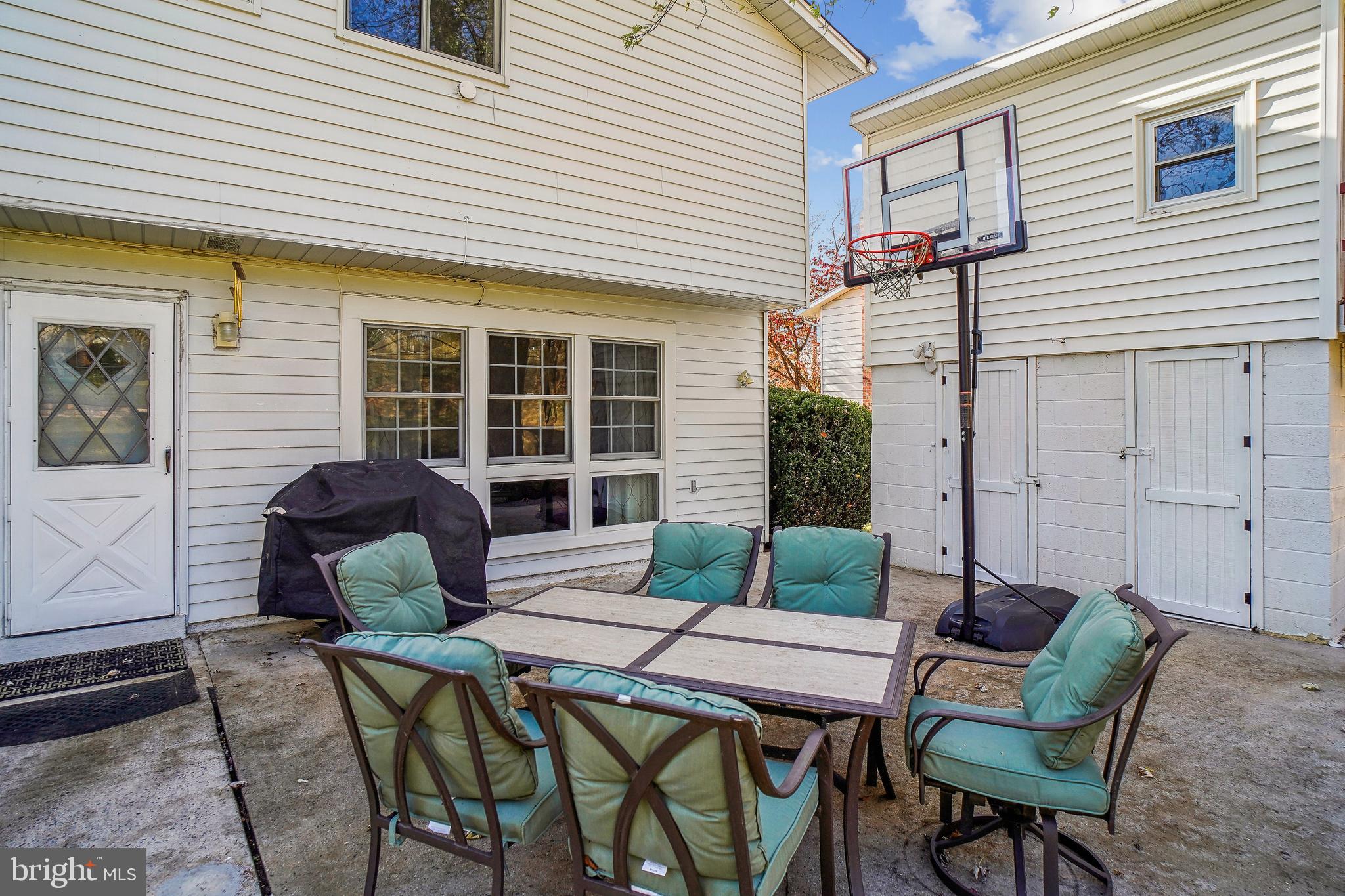 ROCK CREEK MANOR - Residential