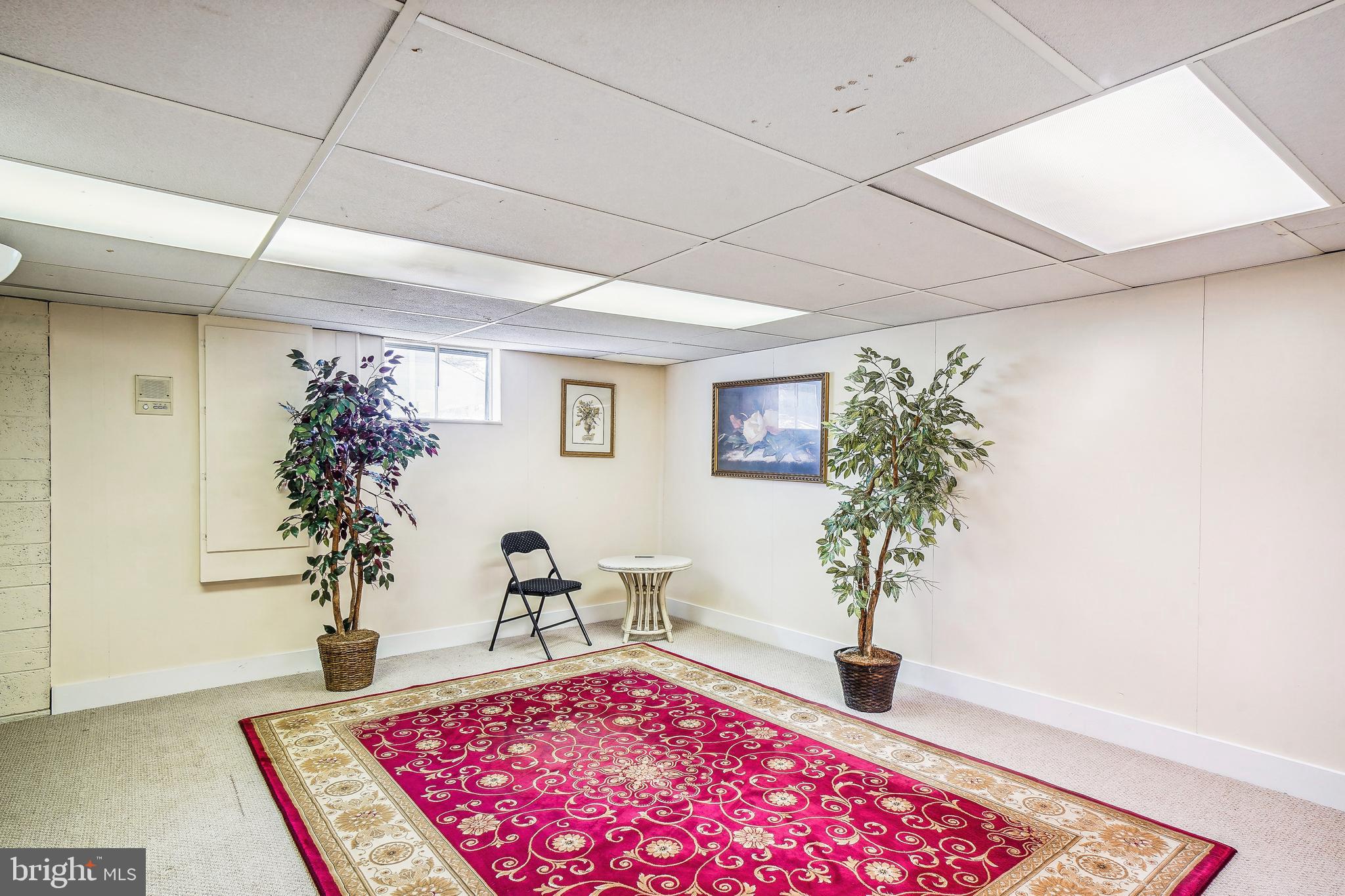 ROCK CREEK MANOR - Residential