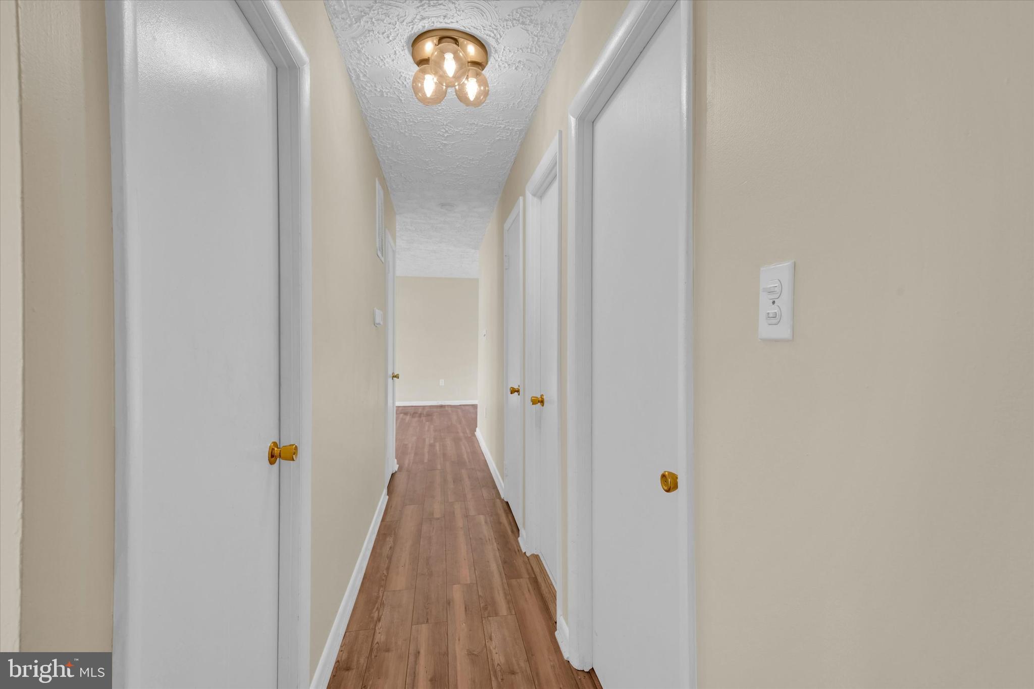 PEPPER MILL VILLAGE - Residential Lease