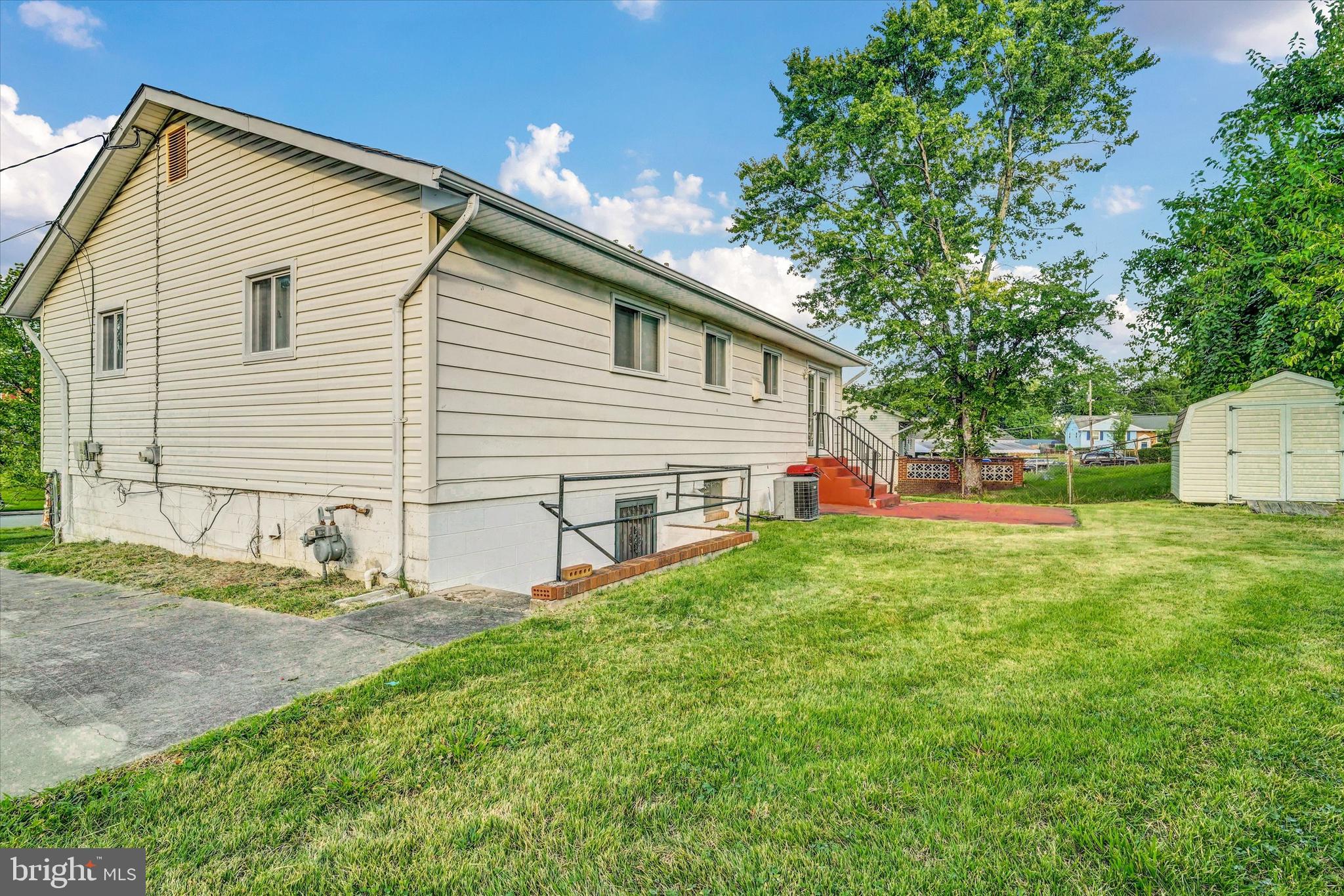 PEPPER MILL VILLAGE - Residential Lease