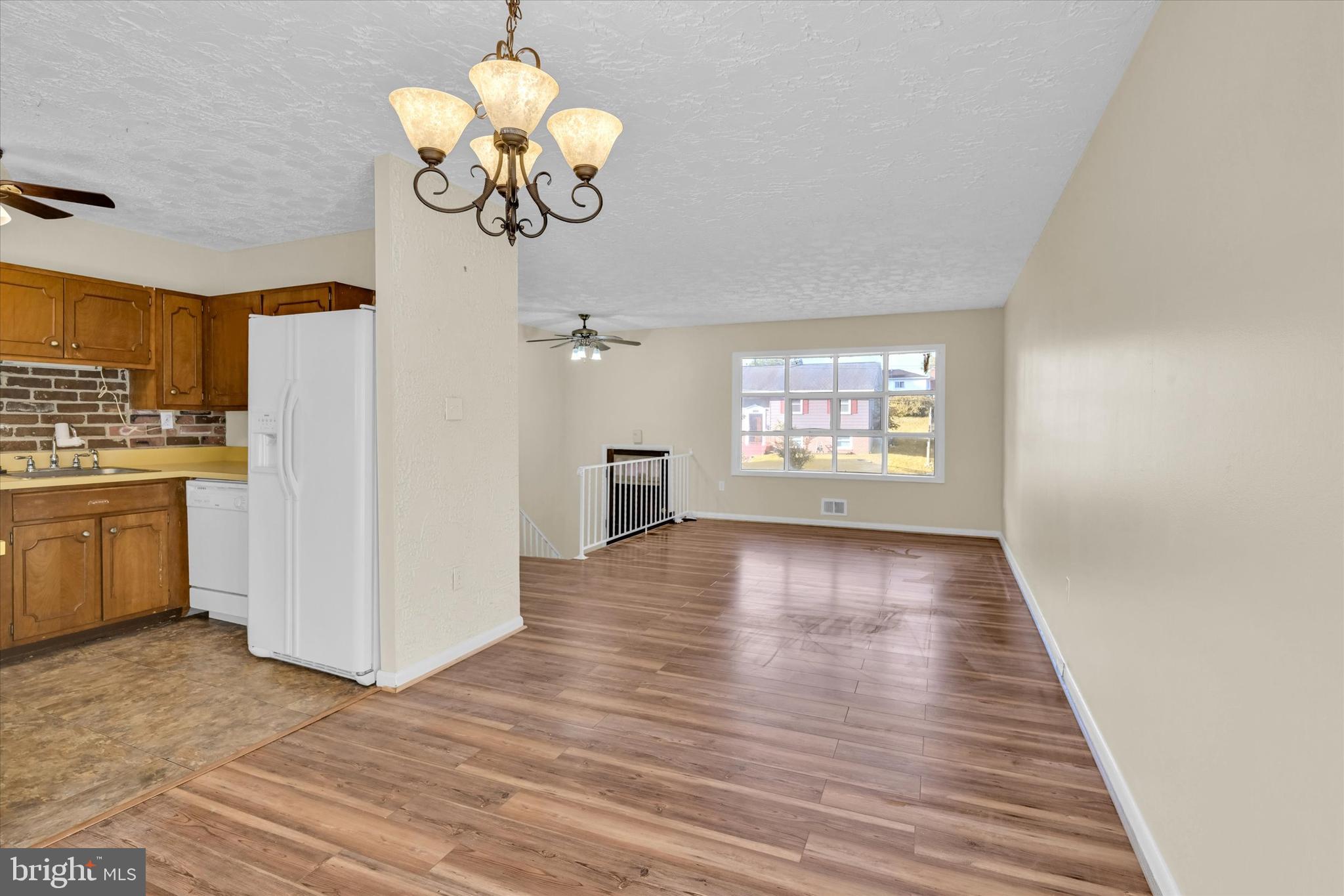 PEPPER MILL VILLAGE - Residential Lease