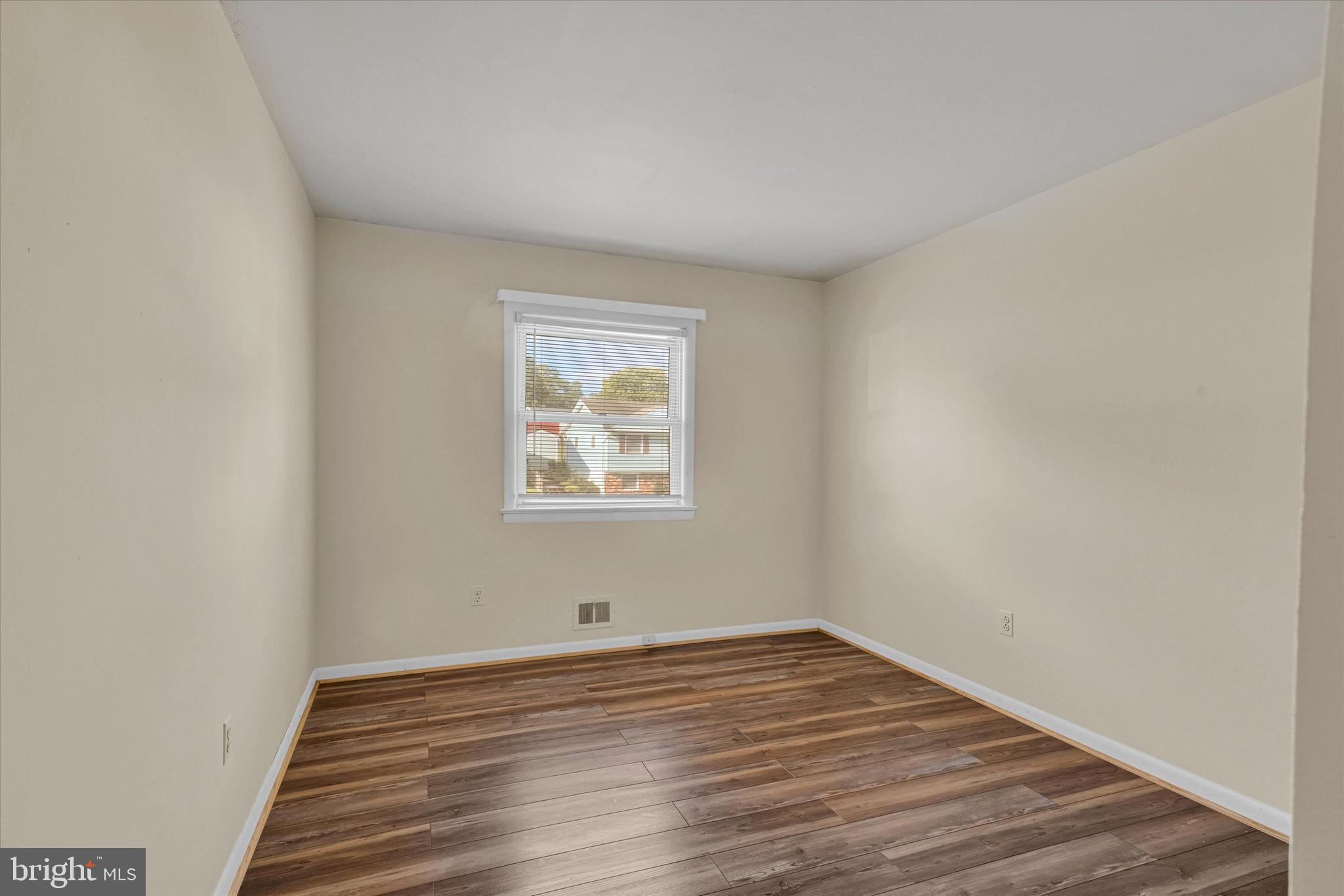 PEPPER MILL VILLAGE - Residential Lease