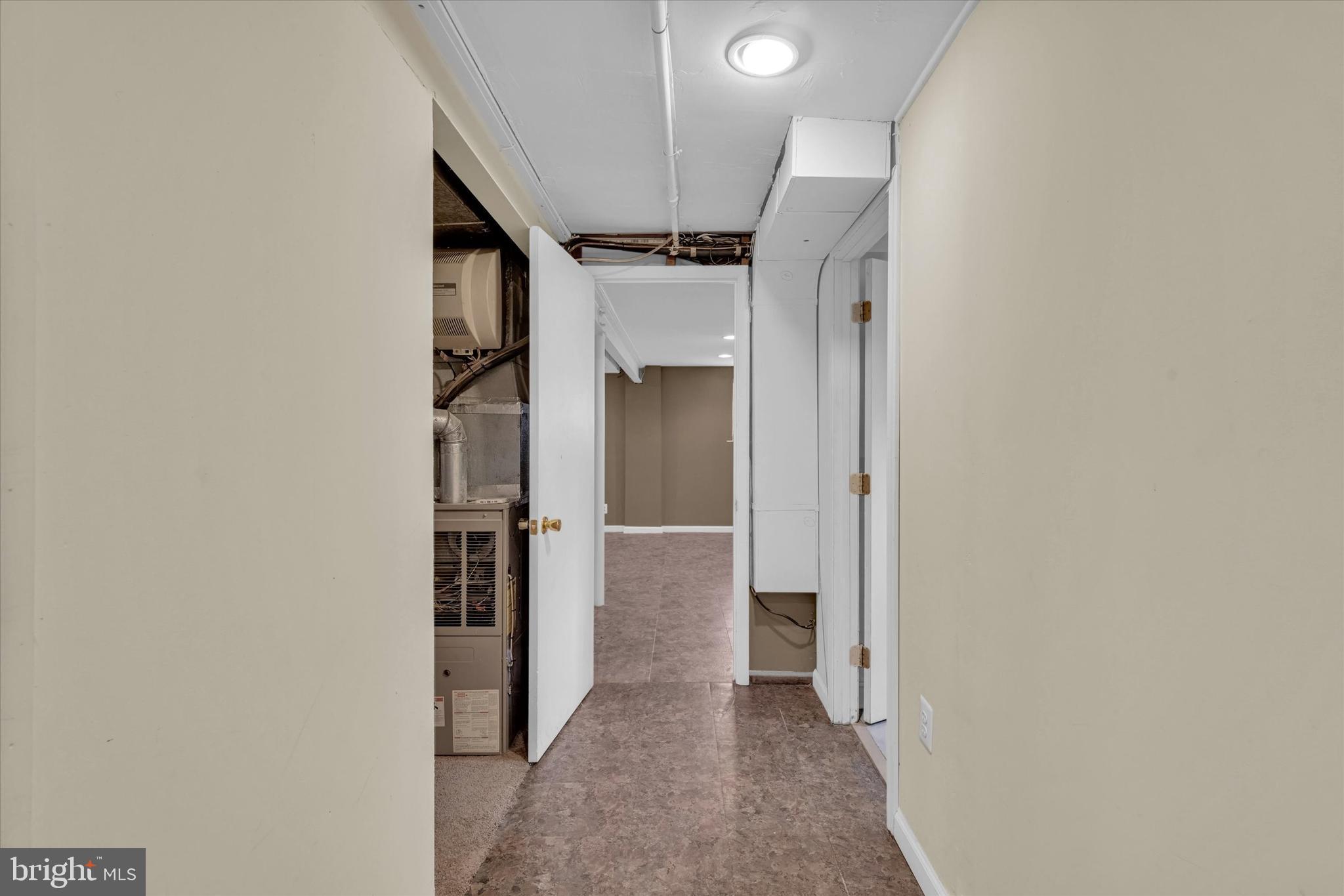 PEPPER MILL VILLAGE - Residential Lease