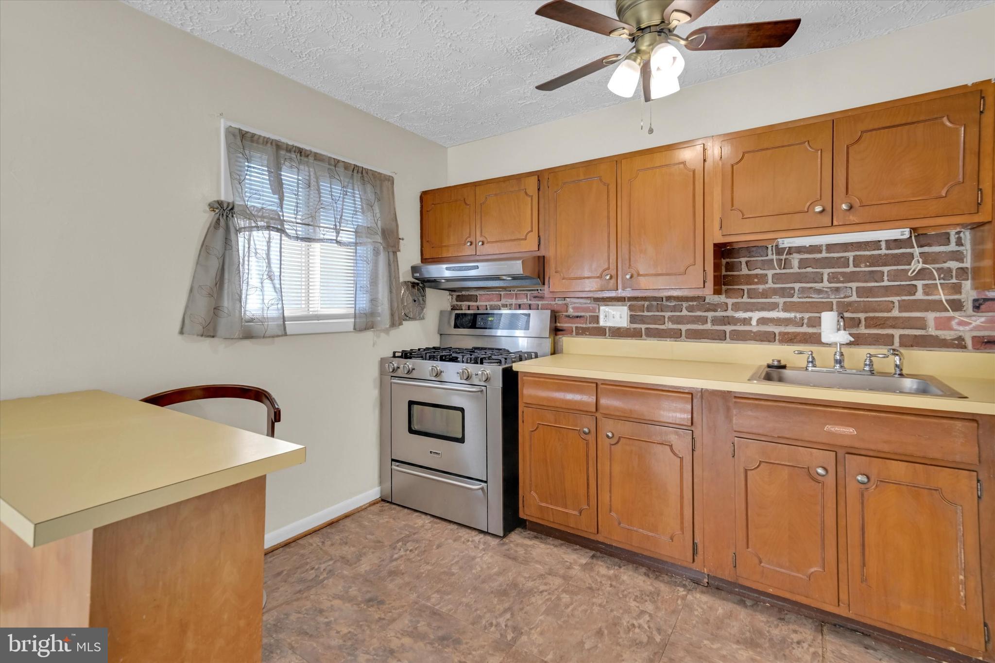 PEPPER MILL VILLAGE - Residential Lease