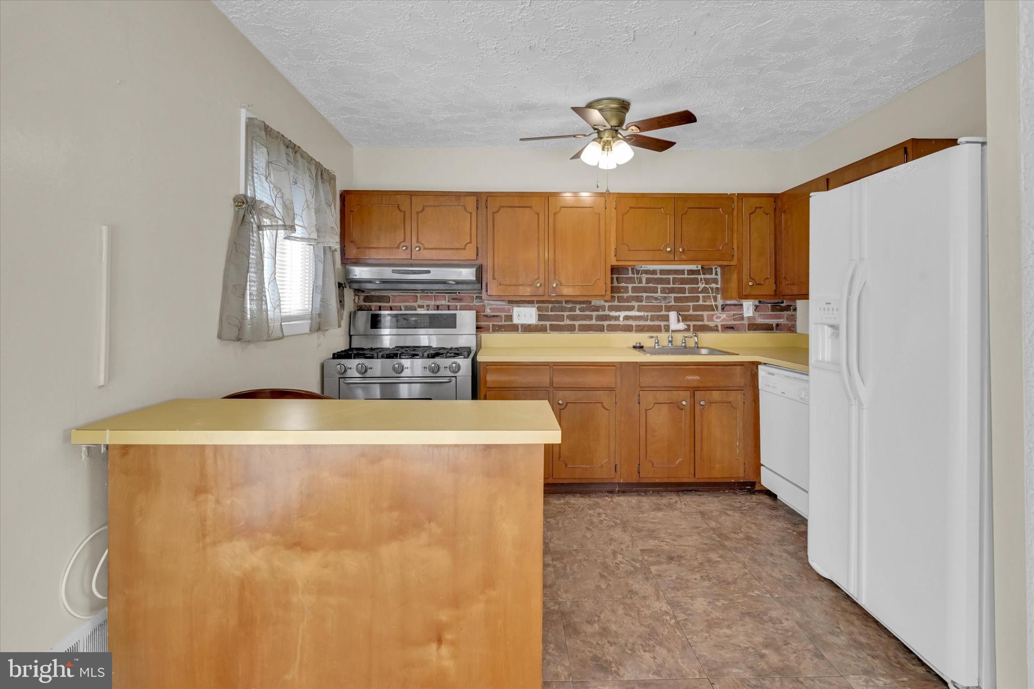 PEPPER MILL VILLAGE - Residential Lease