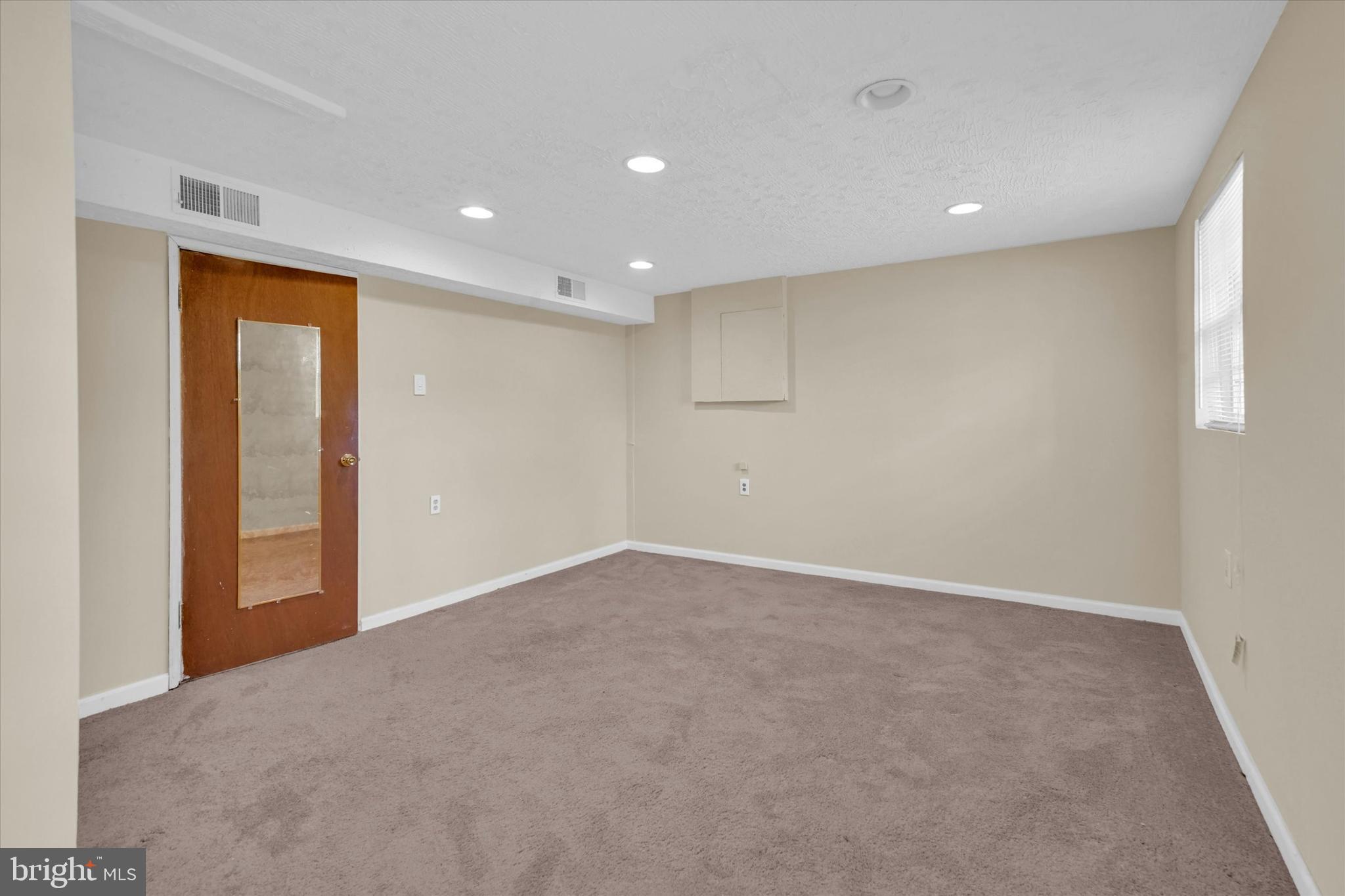 PEPPER MILL VILLAGE - Residential Lease