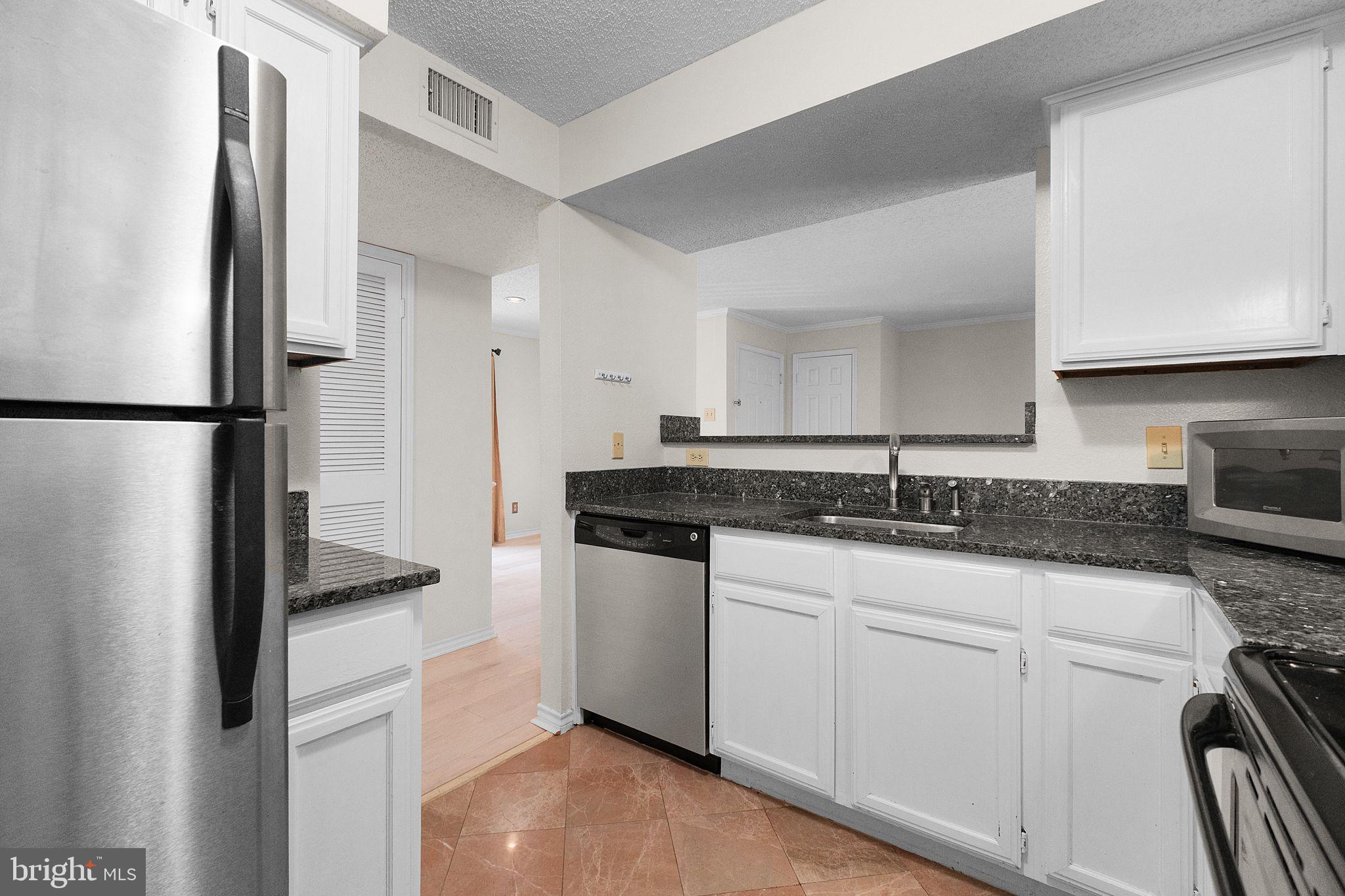 1517 LINCOLN WAY 204