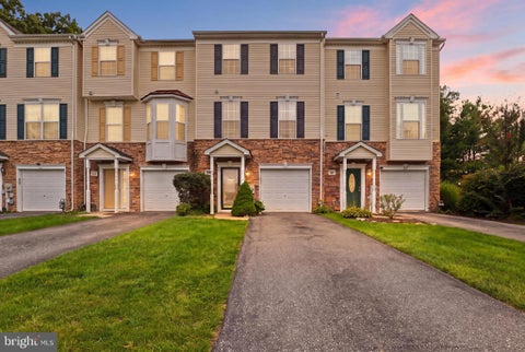 Townhouse For Sale - 394 Bruaw Drive<br/> York County, New York, PA 17406