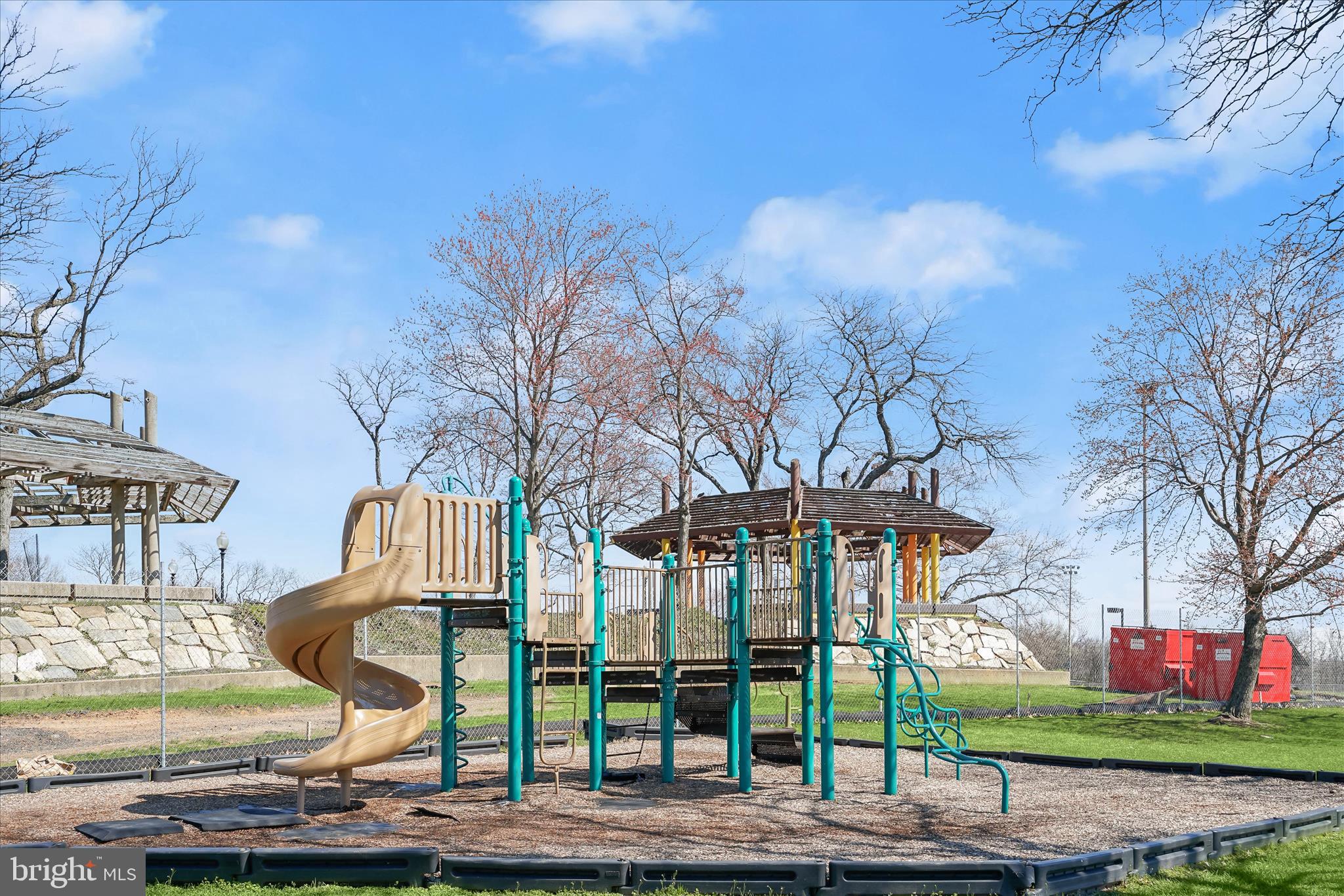 BROOKLAND - Residential Income