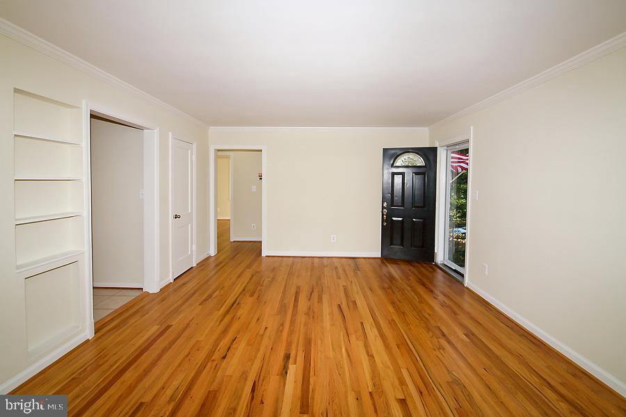 WHEATON HILLS - Residential Lease