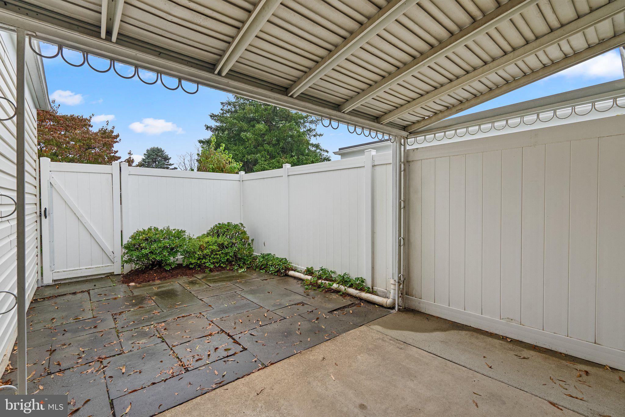 ROSSMOOR MUTUAL #10 - Residential