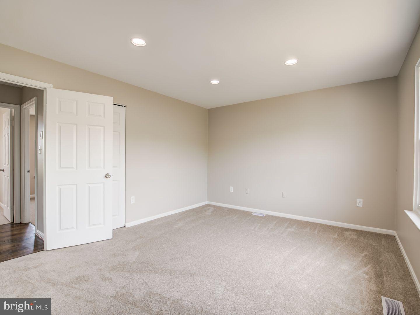 KIRBY WOODS - Residential