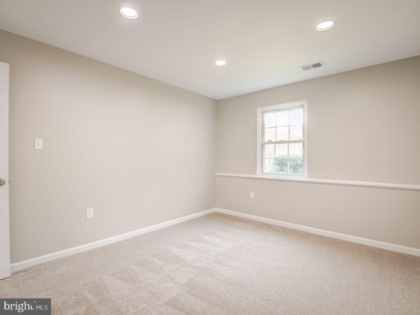 KIRBY WOODS - Residential