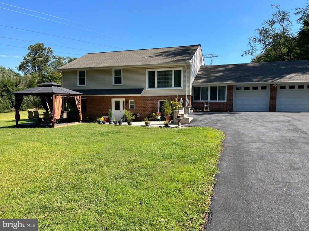 Photo of 159 Planebrook Road, MALVERN, PA 19355 (MLS # PACT2109526)