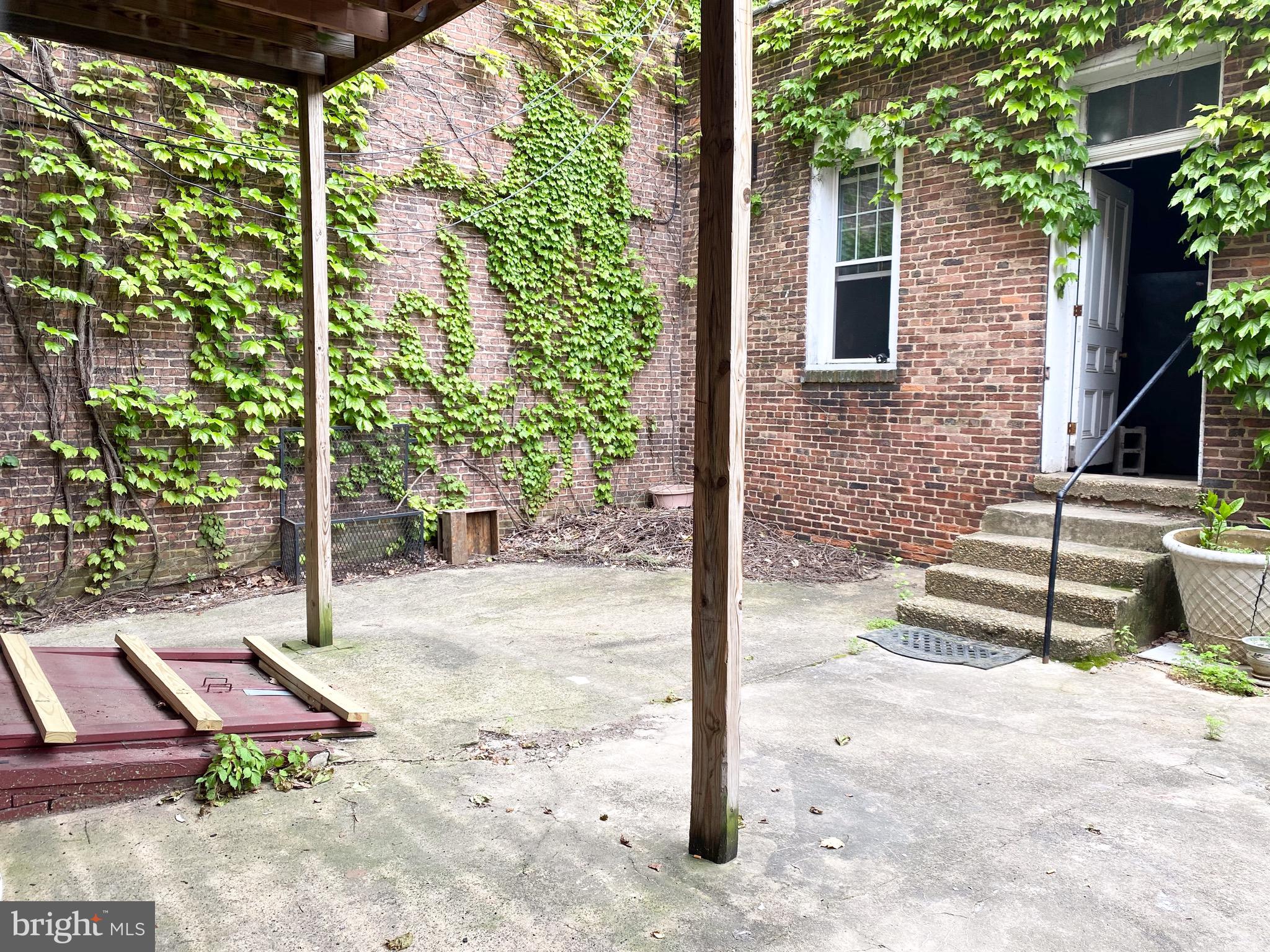 MOUNT VERNON PLACE HISTORIC DISTRICT - Residential Lease