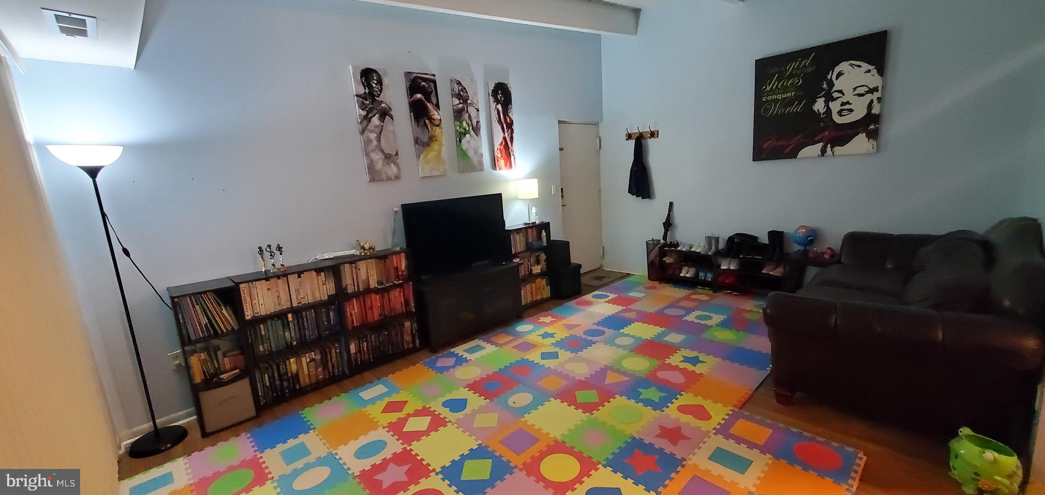 FRENCHMANS CREEK - Residential