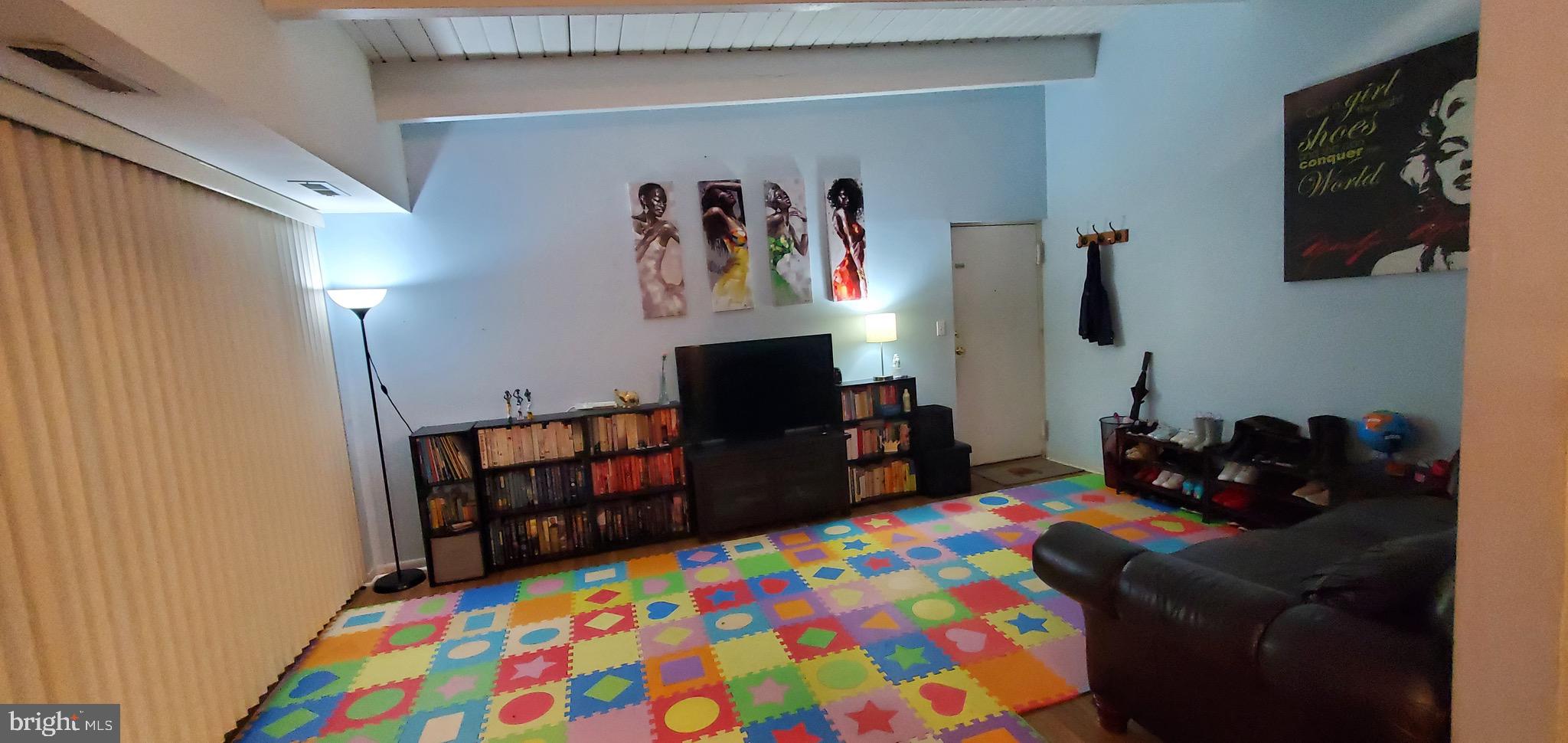 FRENCHMANS CREEK - Residential