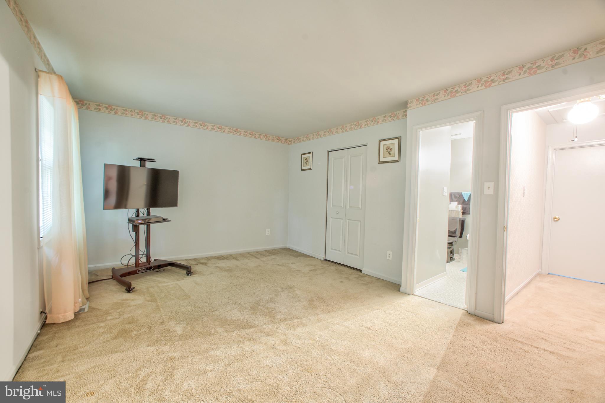 COLONY SQUARE - Residential