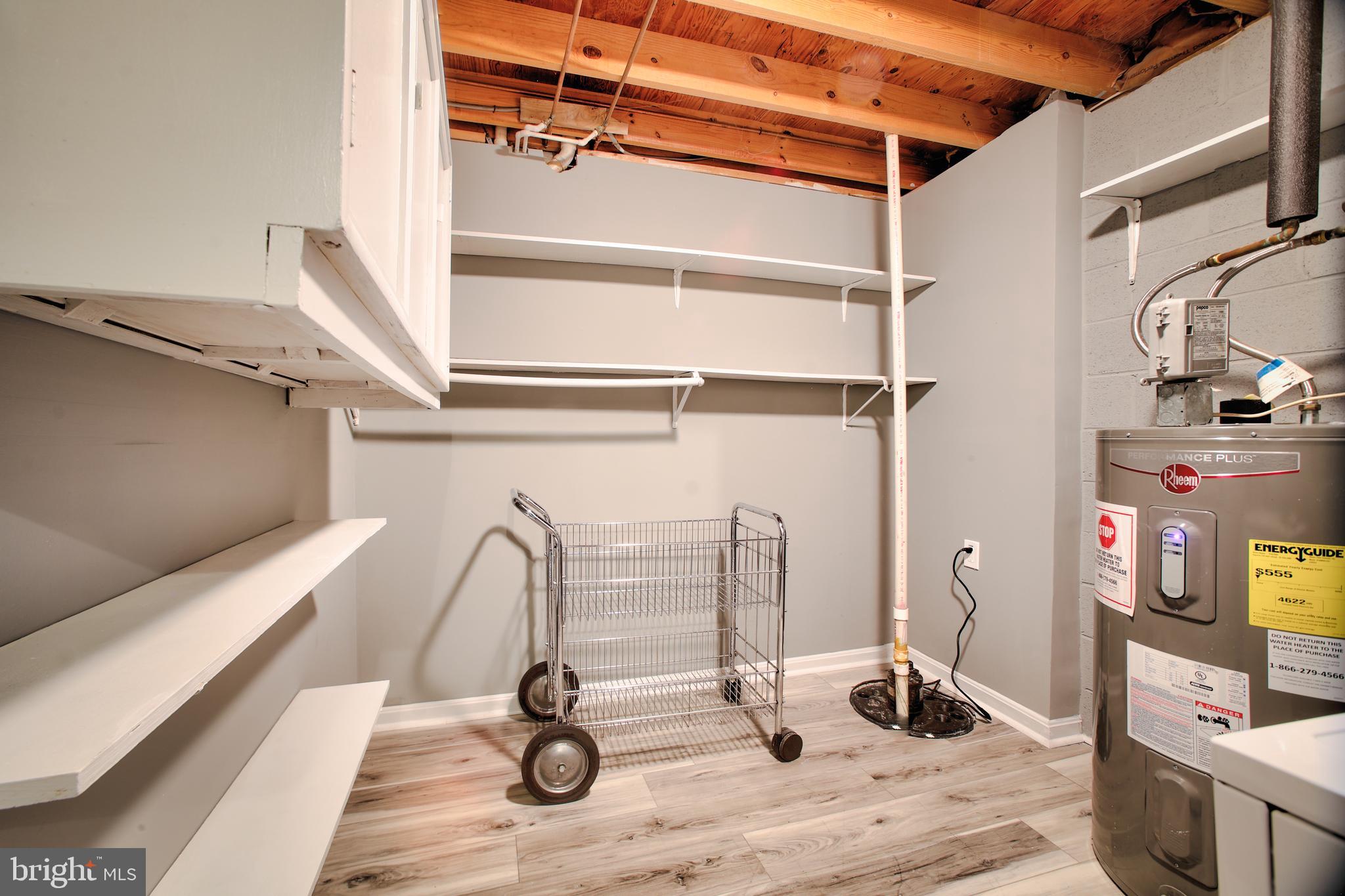 COLONY SQUARE - Residential