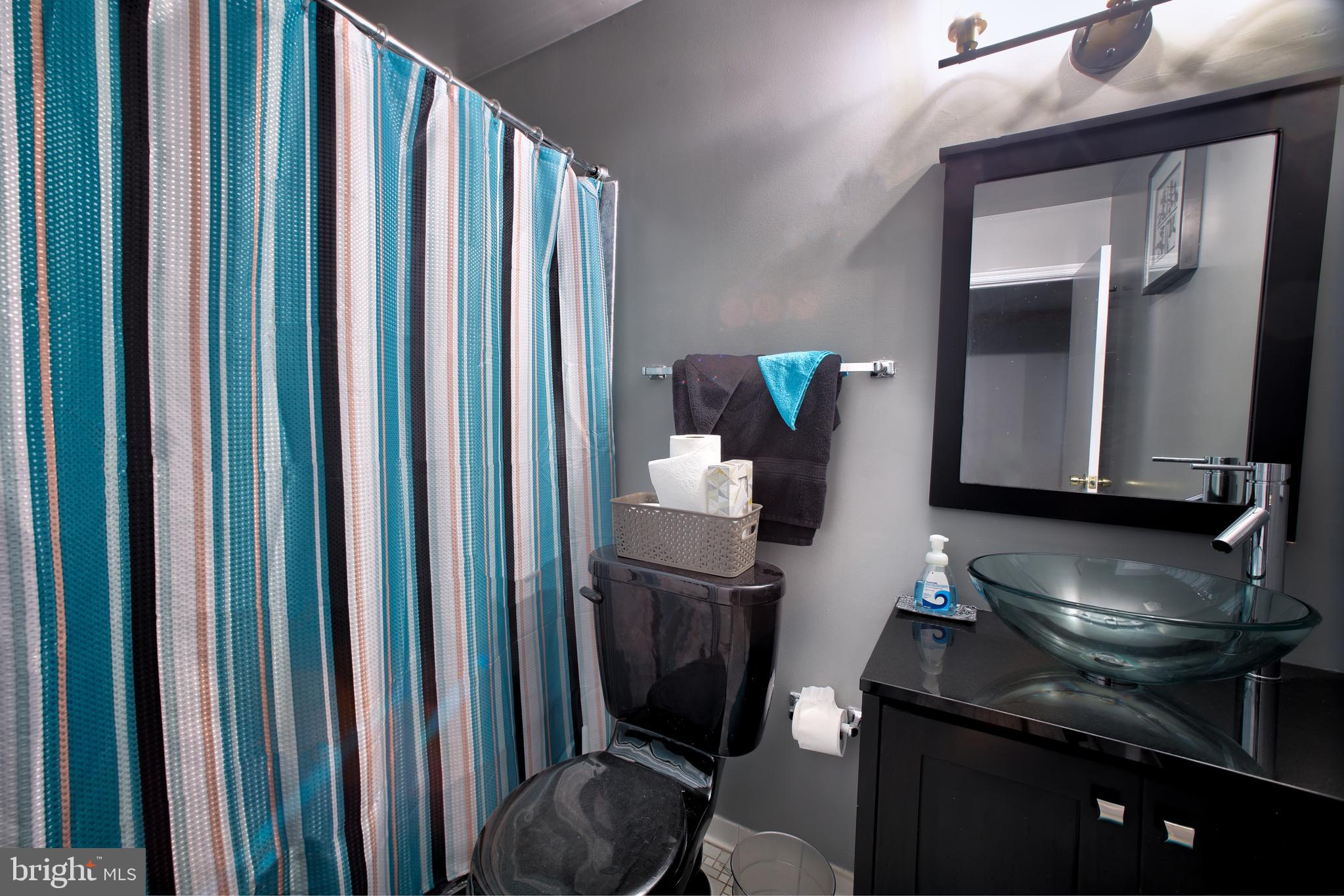 COLONY SQUARE - Residential