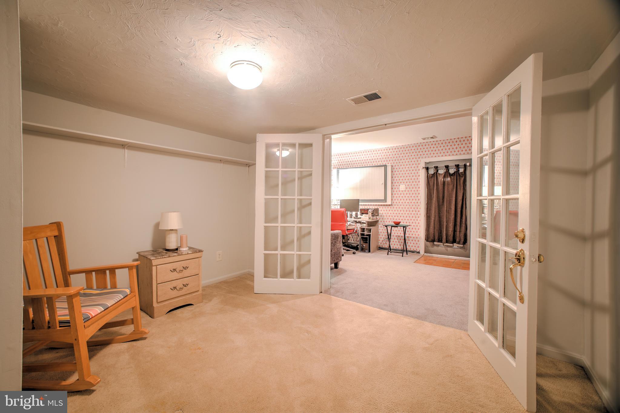 COLONY SQUARE - Residential