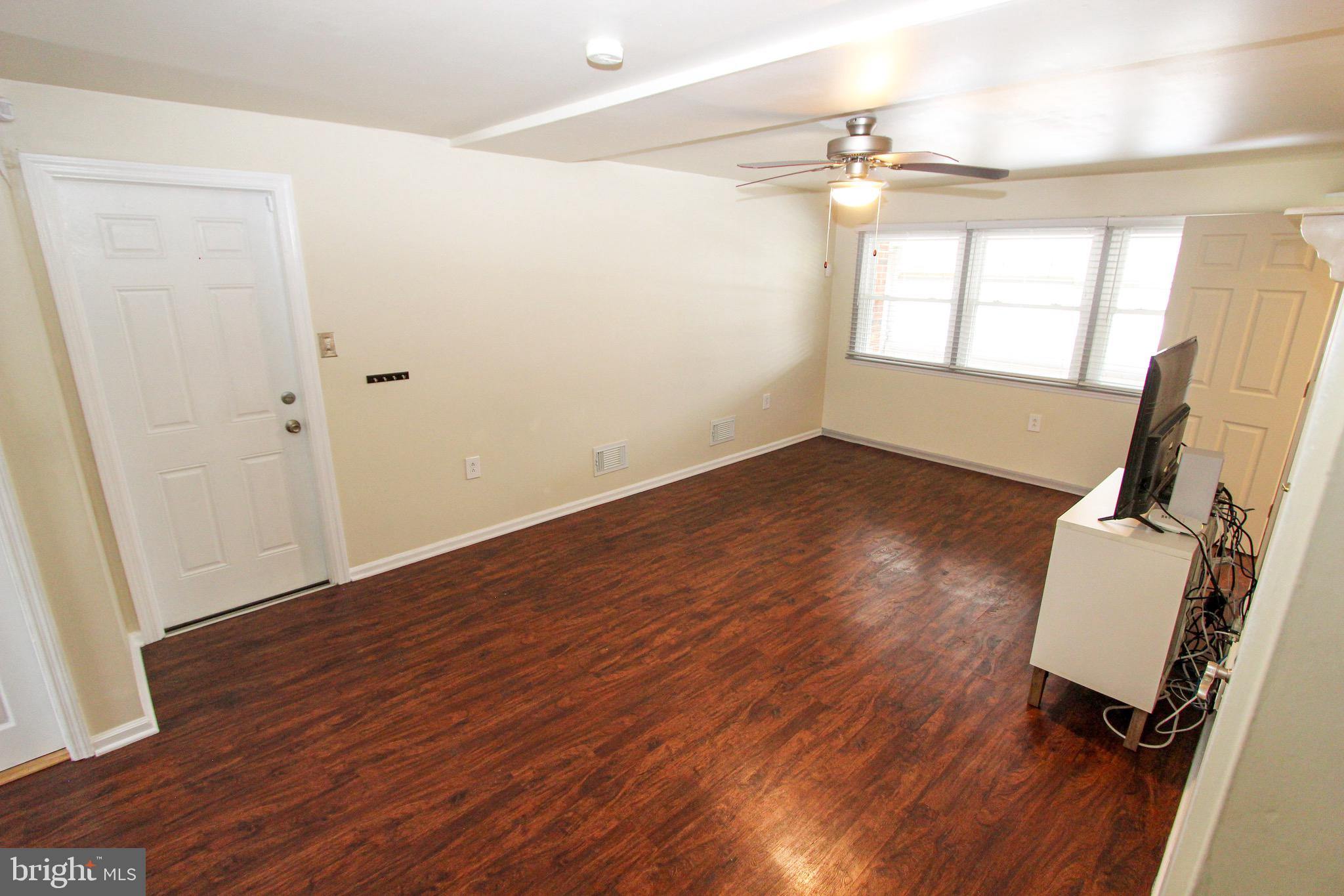 DEACONS WALK - Residential