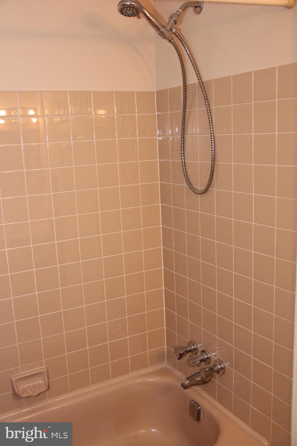 LEXINGTON PARK - Residential