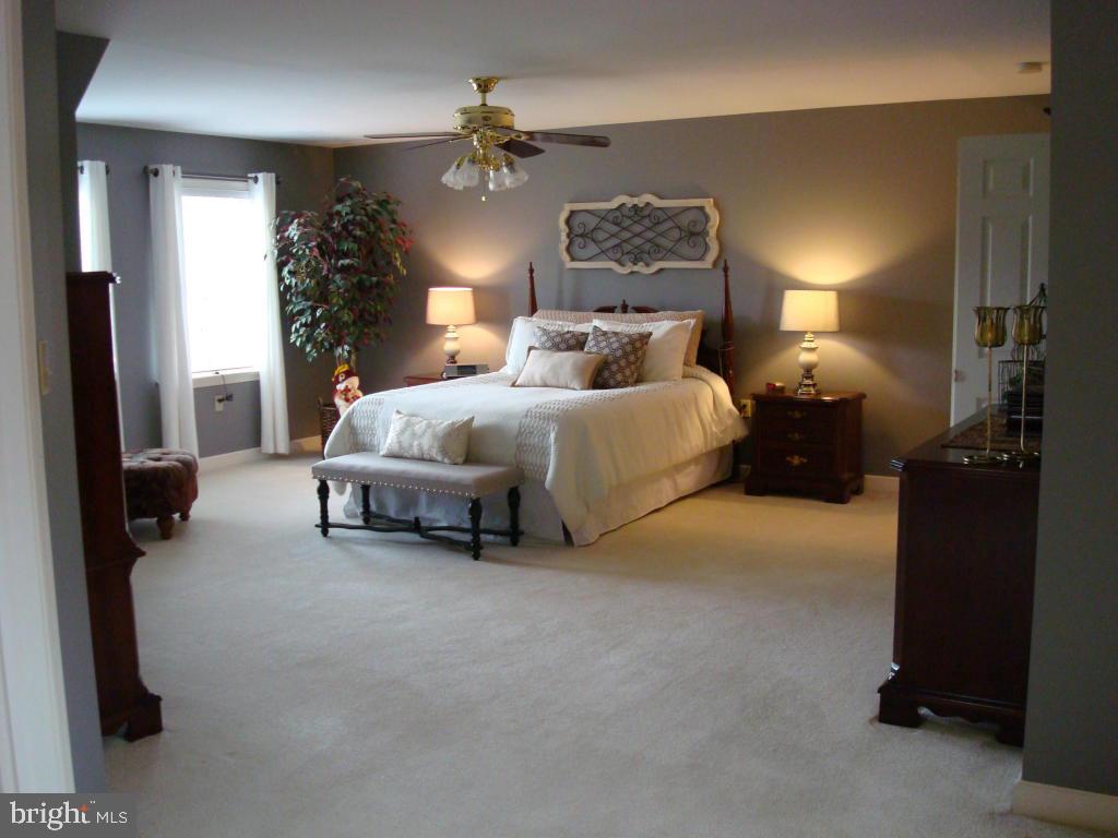 HILLTOP ACRES - Residential